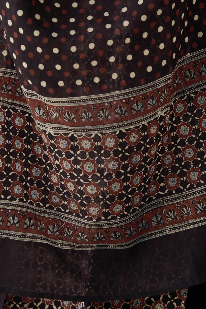 Sehra Jannat Ajrak Dupatta - Image 5