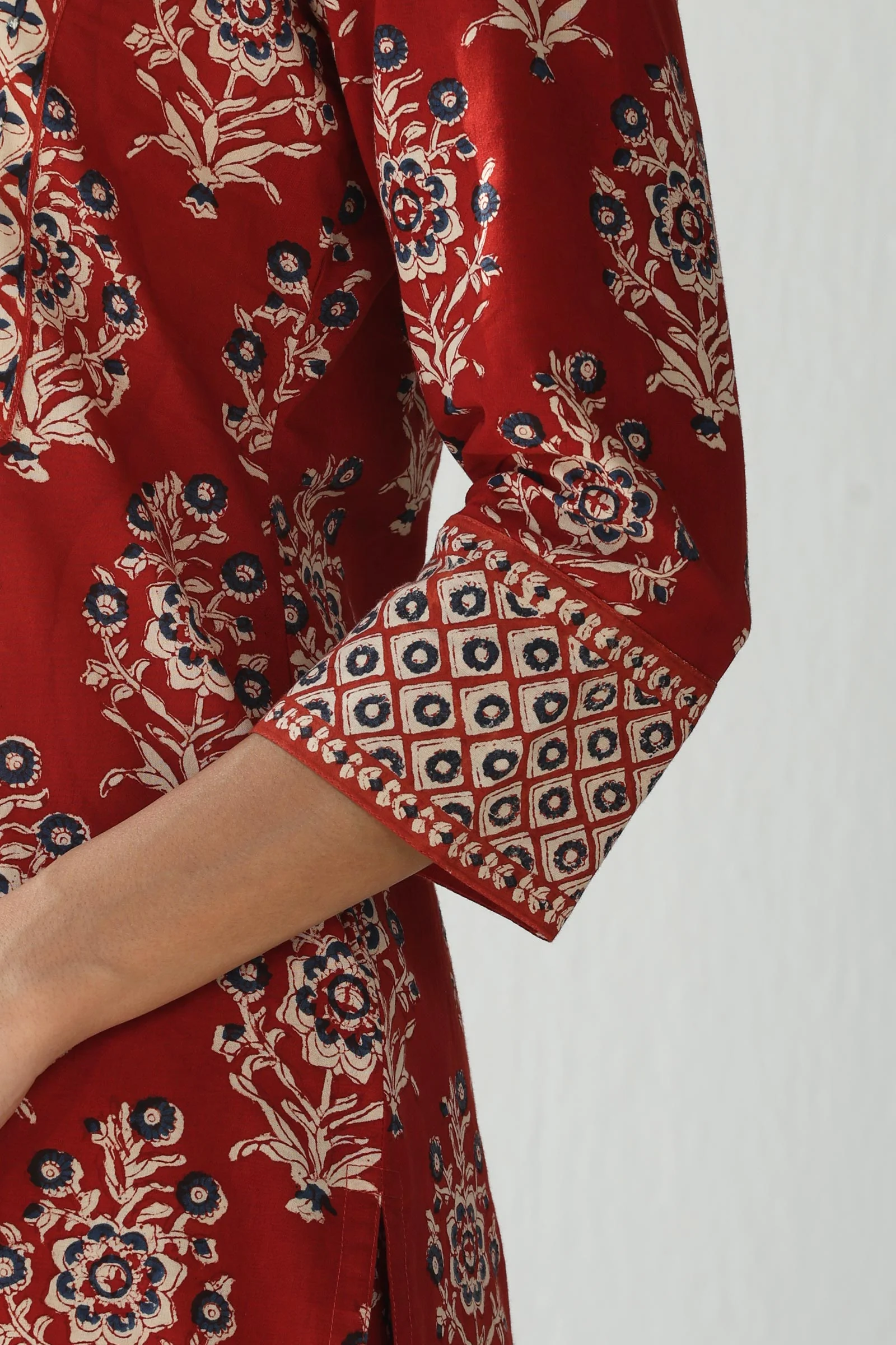 Sehra Kainat Bagru Kurta - Image 5