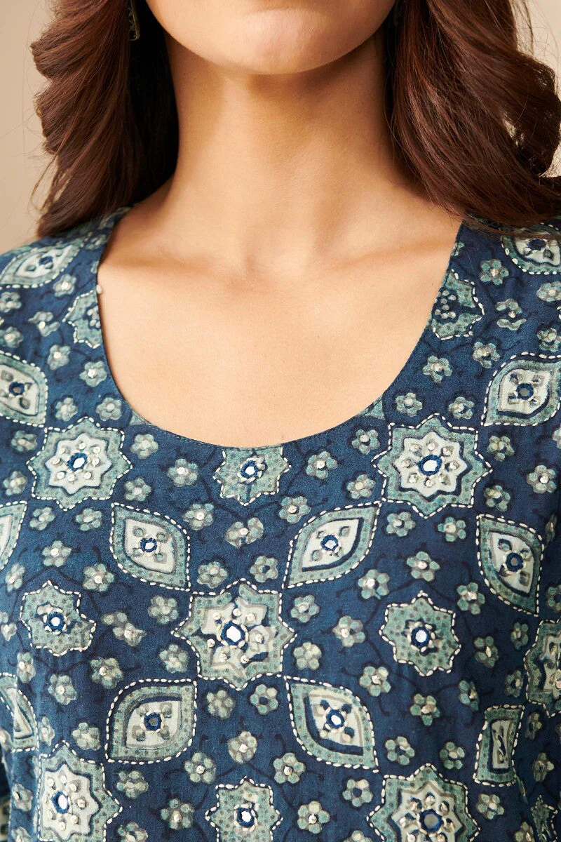 Sehra Kashaf Ajrak Kurta - Image 3