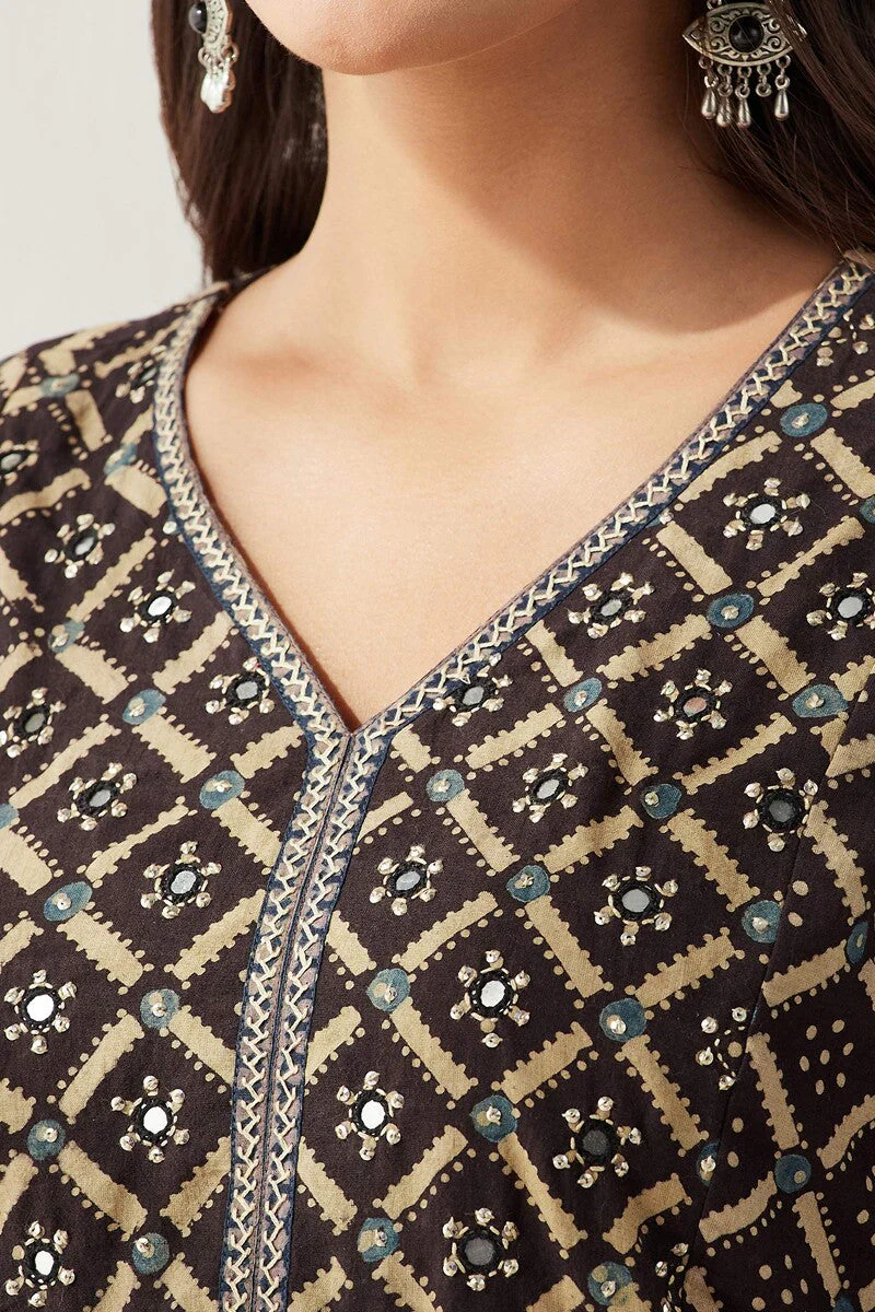 Sehra Kiara Ajrak Kurta - Image 3