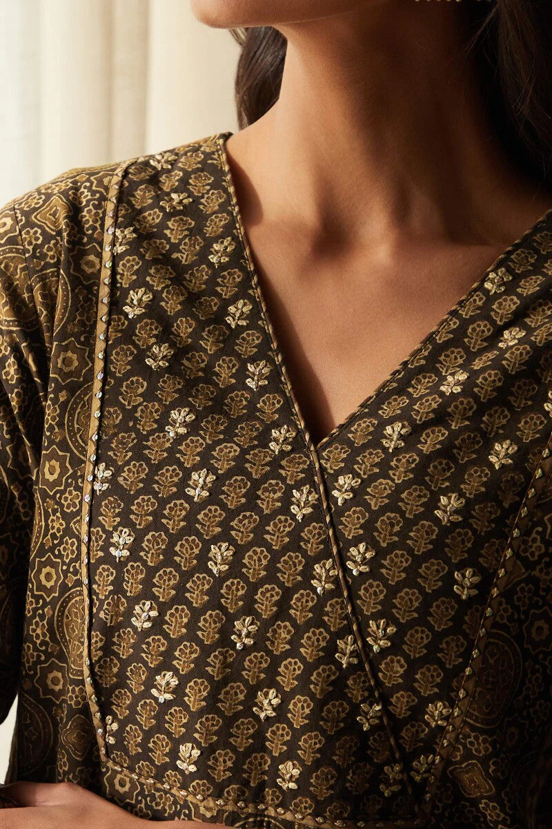 Sehra Mahi Ajrak Kurta - Image 5