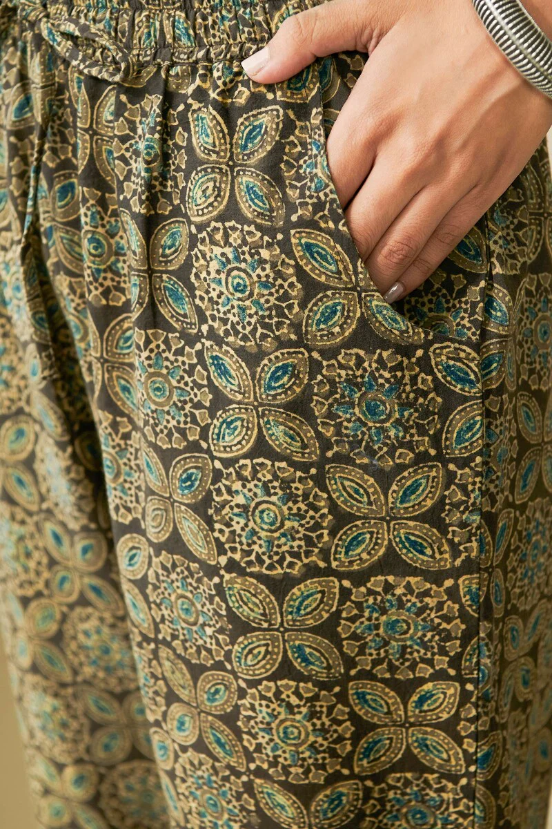 Sehra Mahi Ajrak Narrow Pants - Image 2
