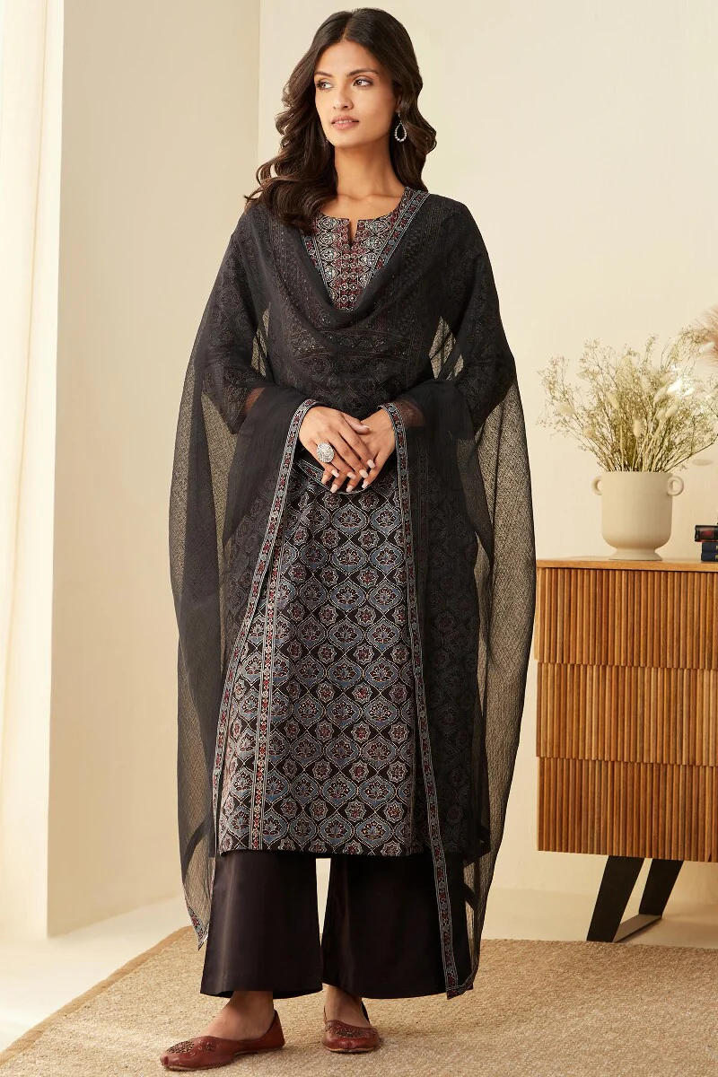 Sehra Mahima Ajrak Kurta - Image 4
