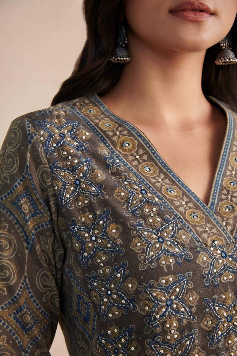 Sehra Maya Ajrak Kurta - Image 2