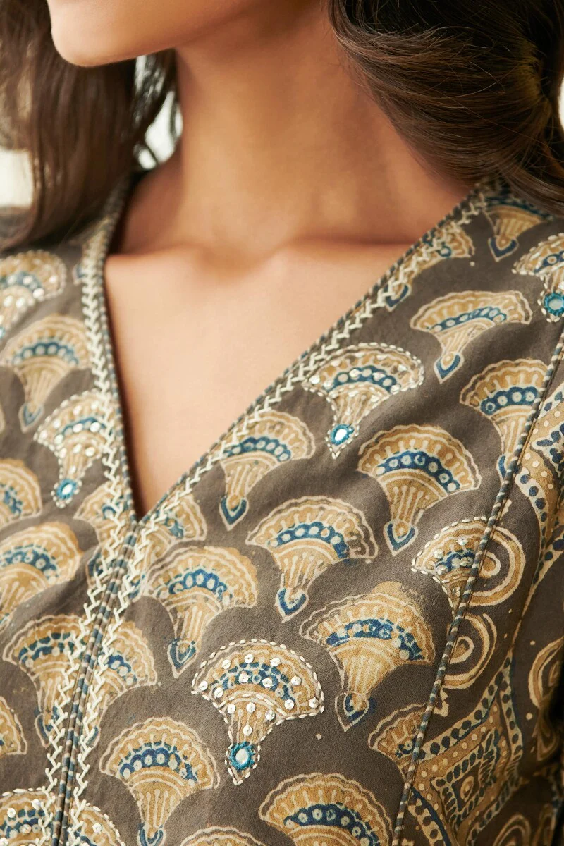 Sehra Maya Ajrak Kurta - Image 3