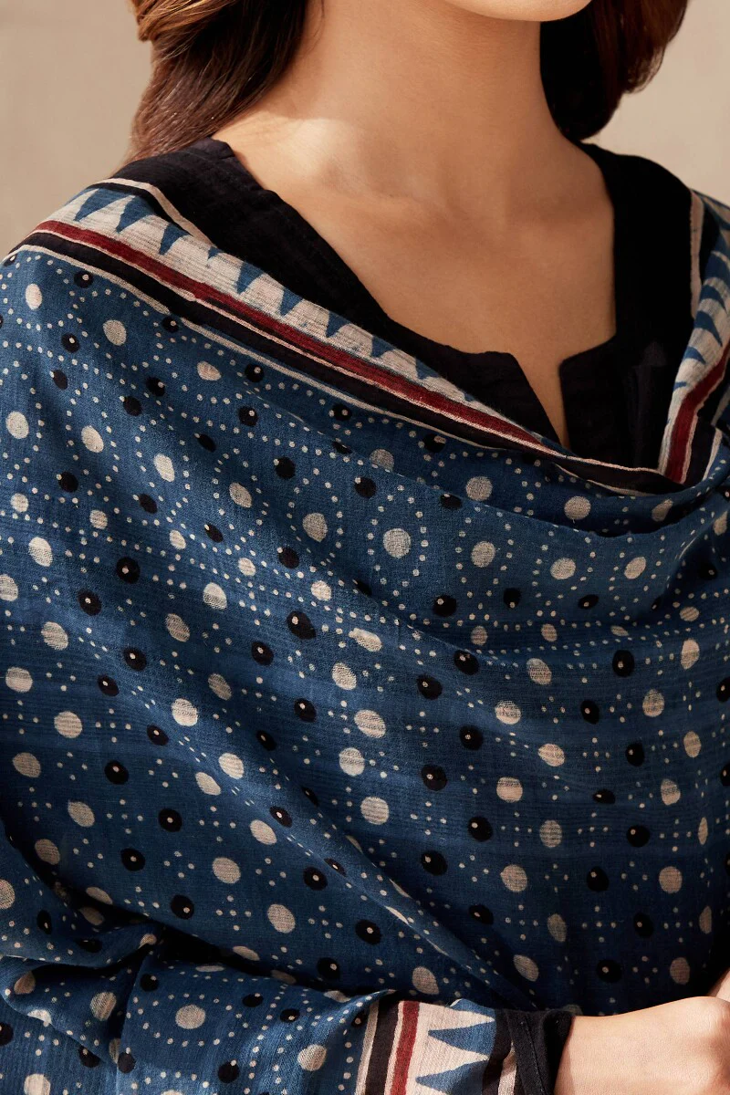 Sehra Mehnaz Ajrak Dupatta - Image 2