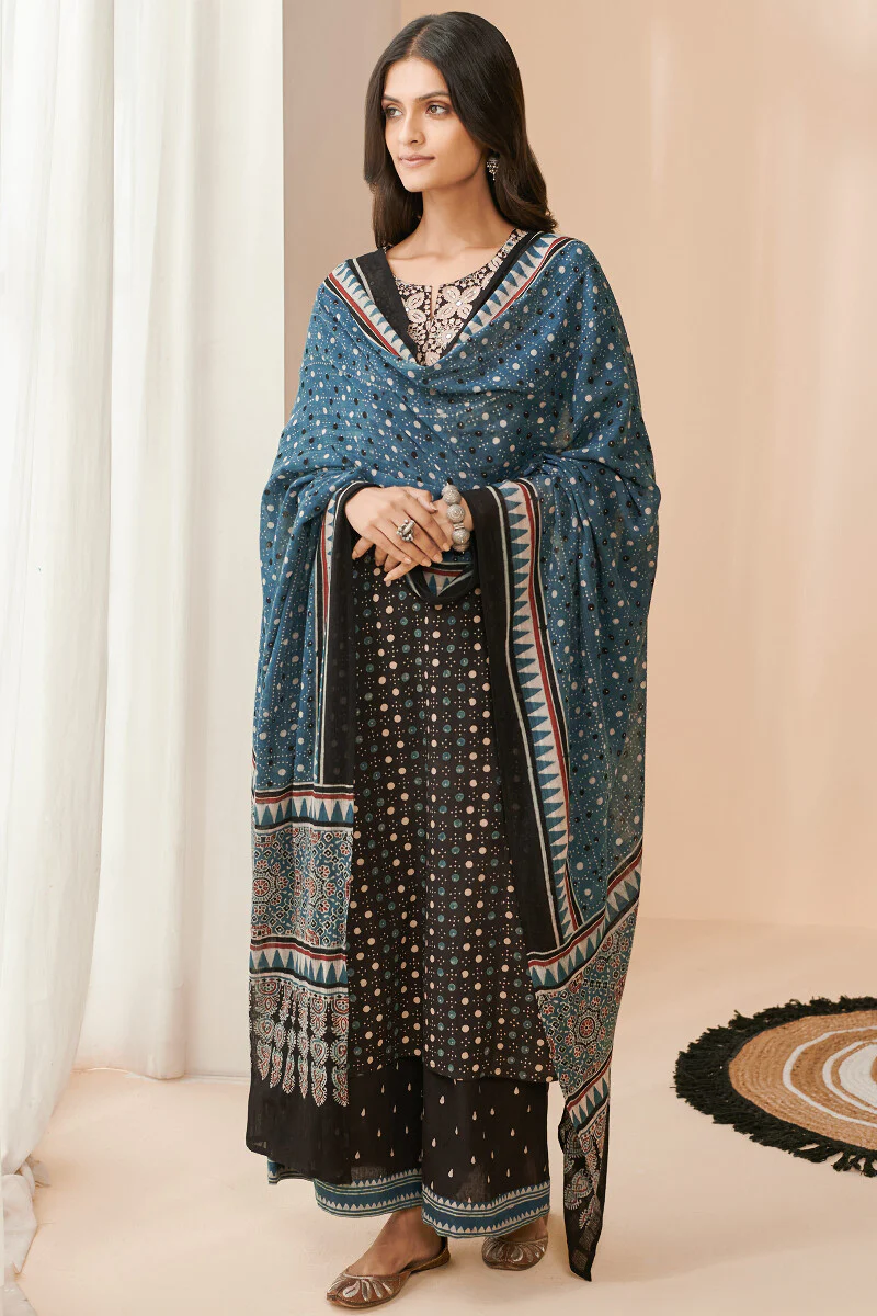 Sehra Mehnaz Ajrak Kurta - Image 4