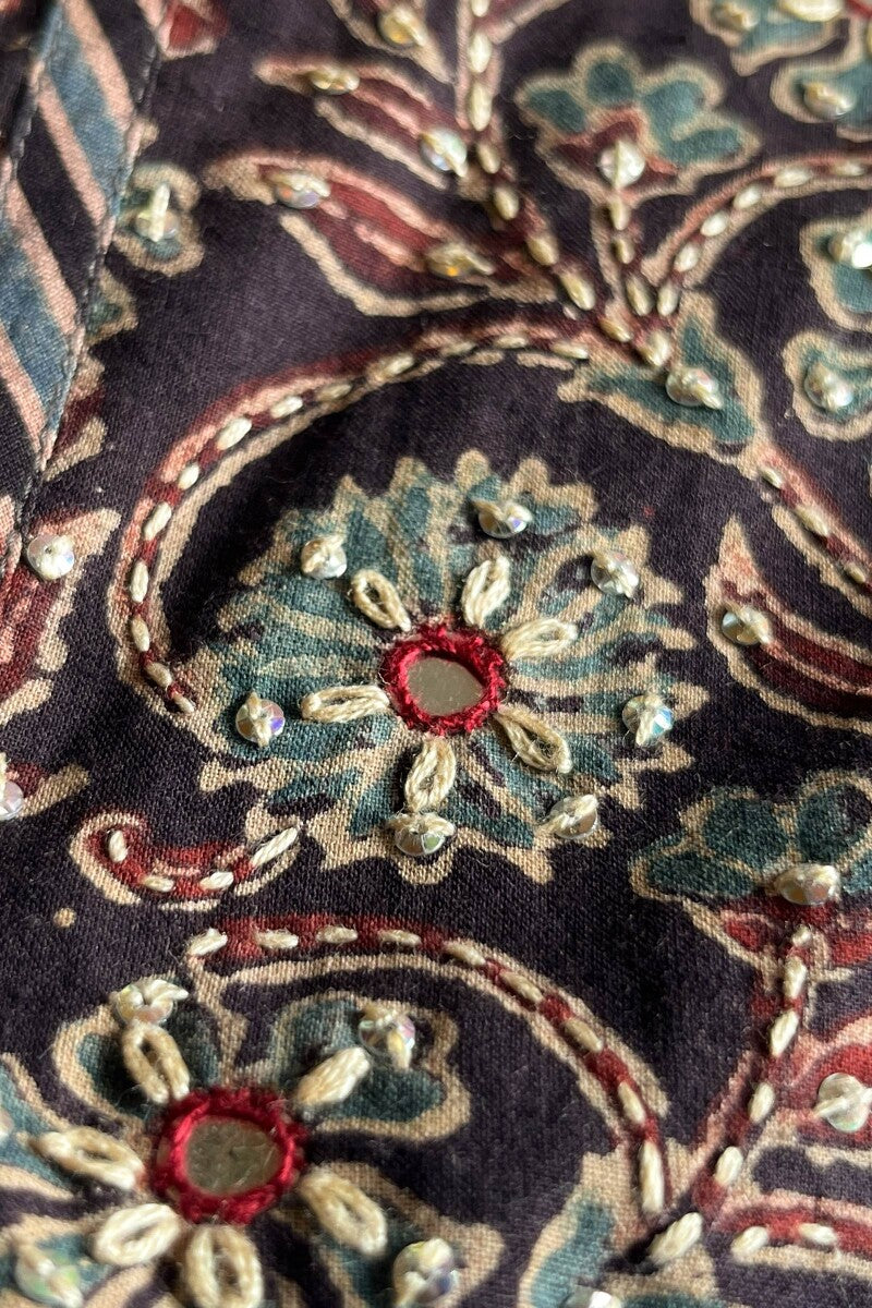 Sehra Mirza Ajrak Kurta - Image 7