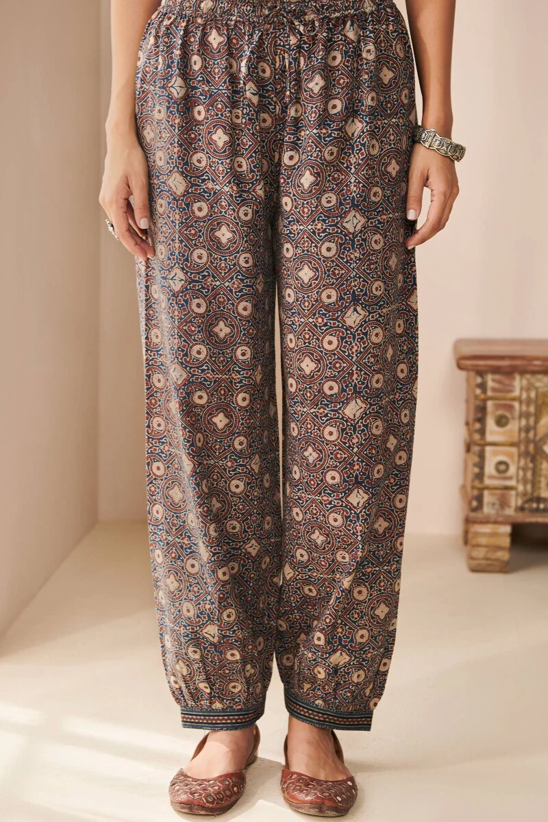 Sehra Nafiya Ajrak Izhaar Pants