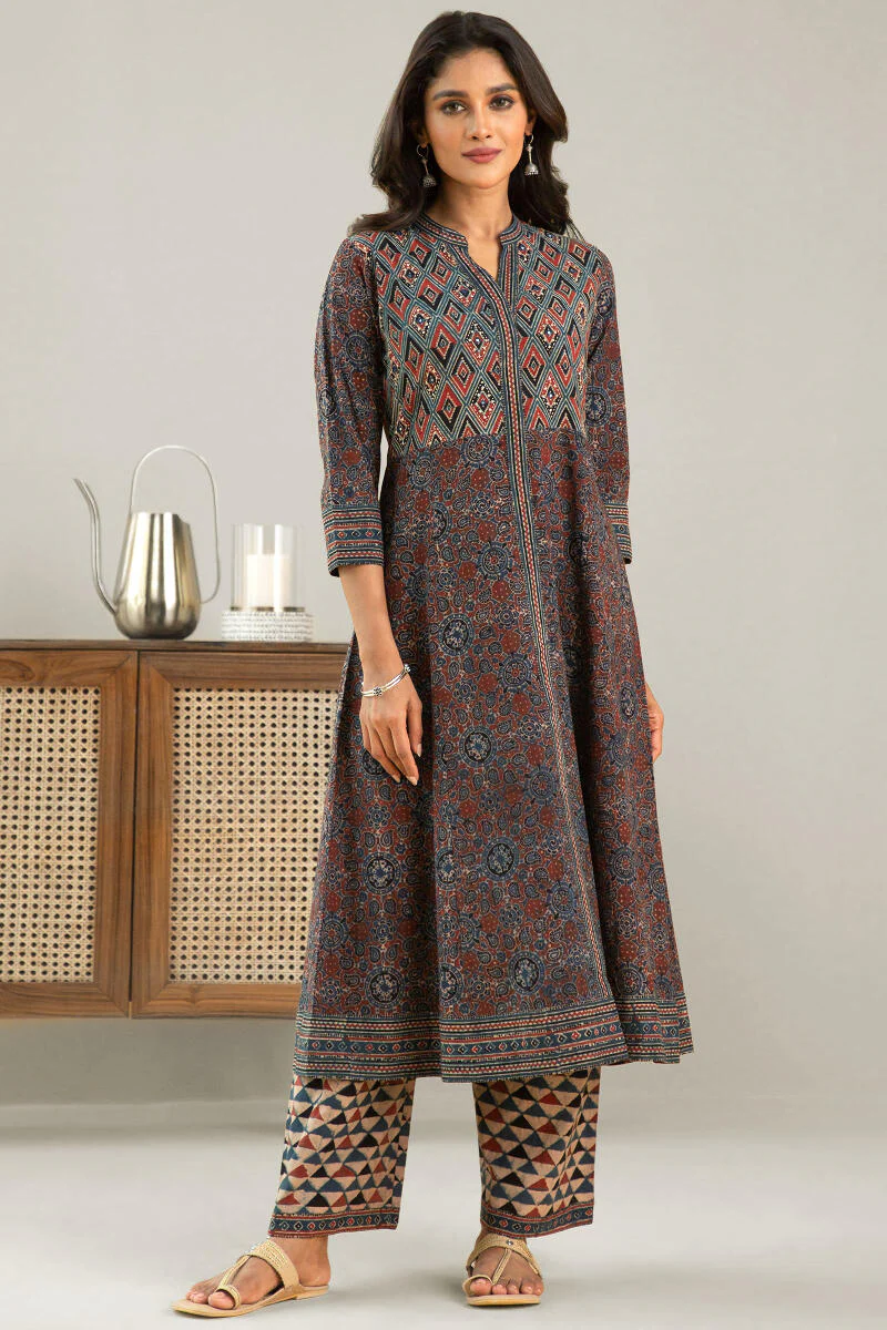Sehra Nikhat Ajrak Kurta - Image 3