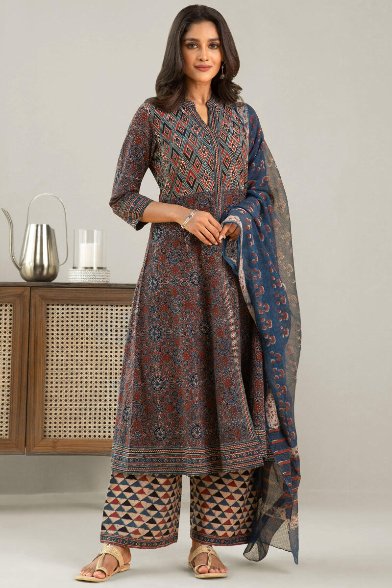 Sehra Nikhat Ajrak Kurta - Image 5