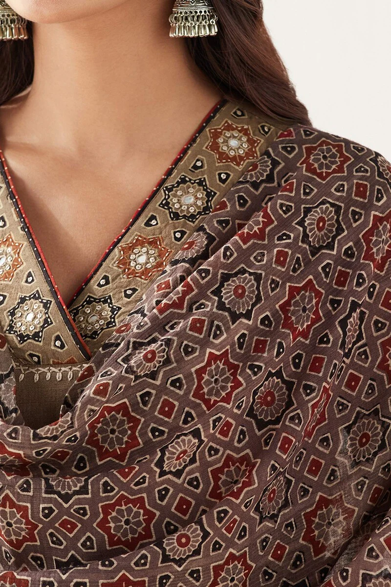Sehra Rahida Ajrak Dupatta - Image 2