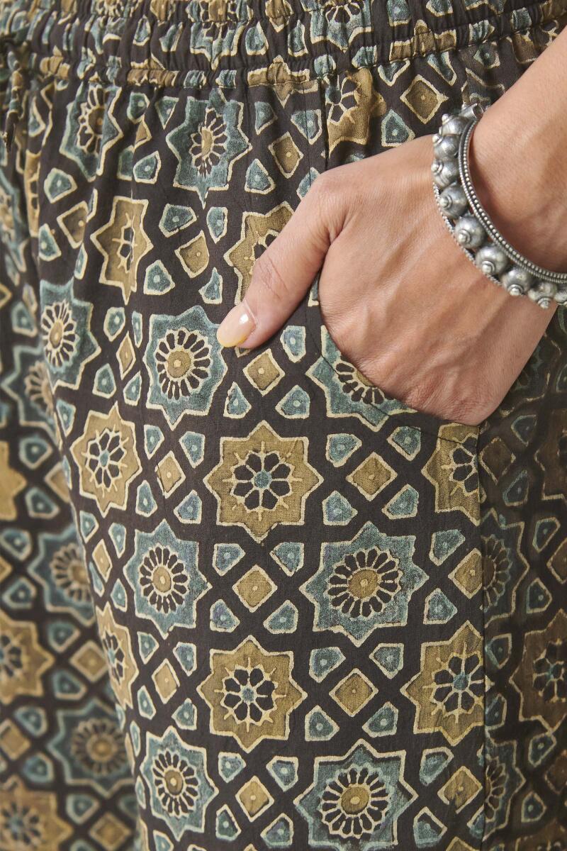 Sehra Rahima Ajrak Farsi - Image 2