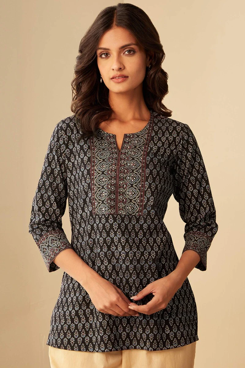 Sehra Ruhani Ajrak Top