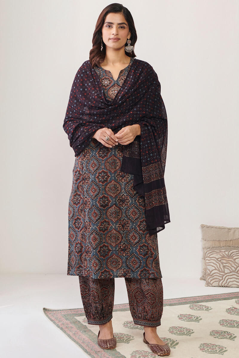 Sehra Rumaisa Ajrak Kurta - Image 4