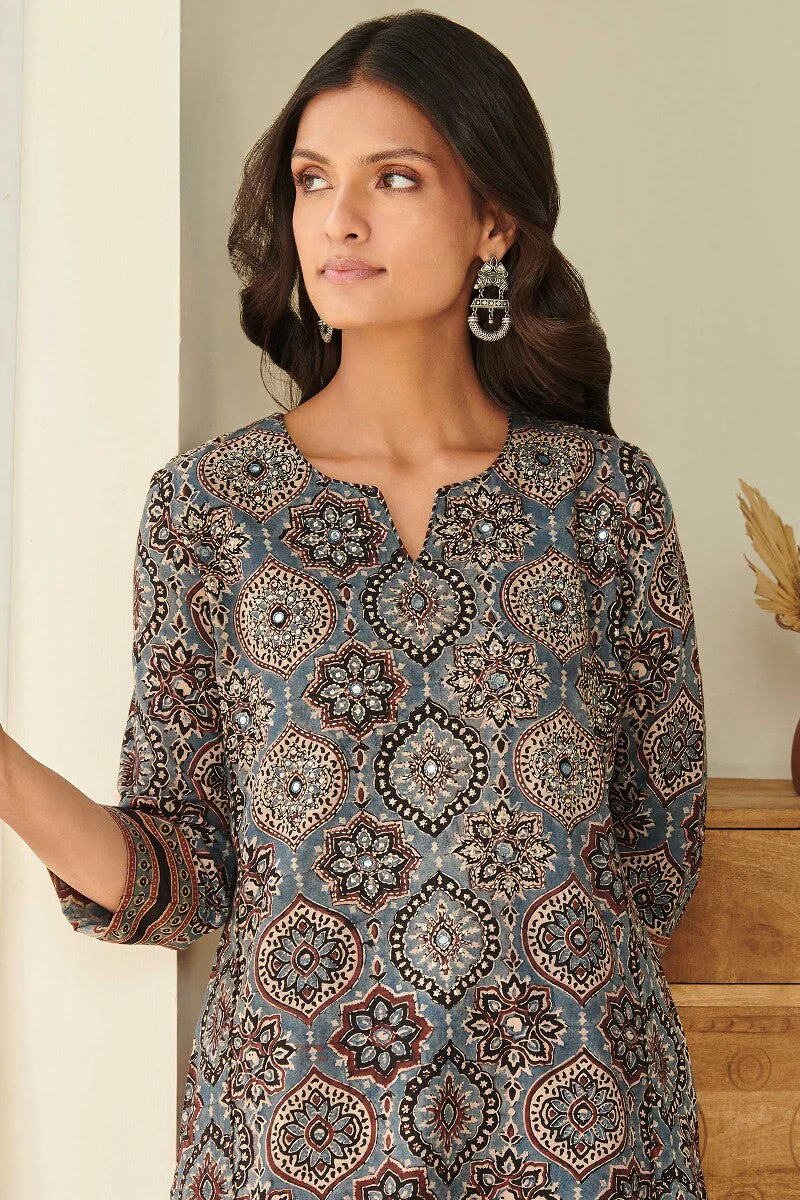 Sehra Rumaisa Ajrak Kurta - Image 7