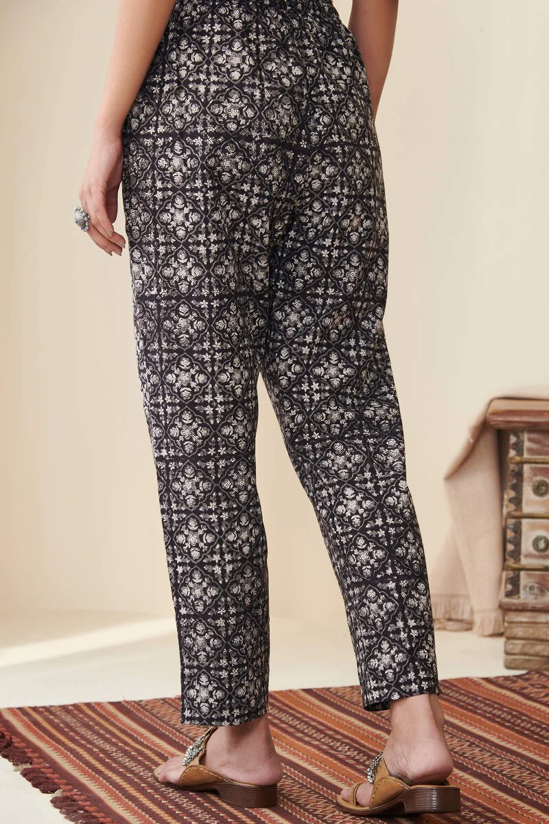 Sehra Siya Bagru Narrow Pants - Image 5