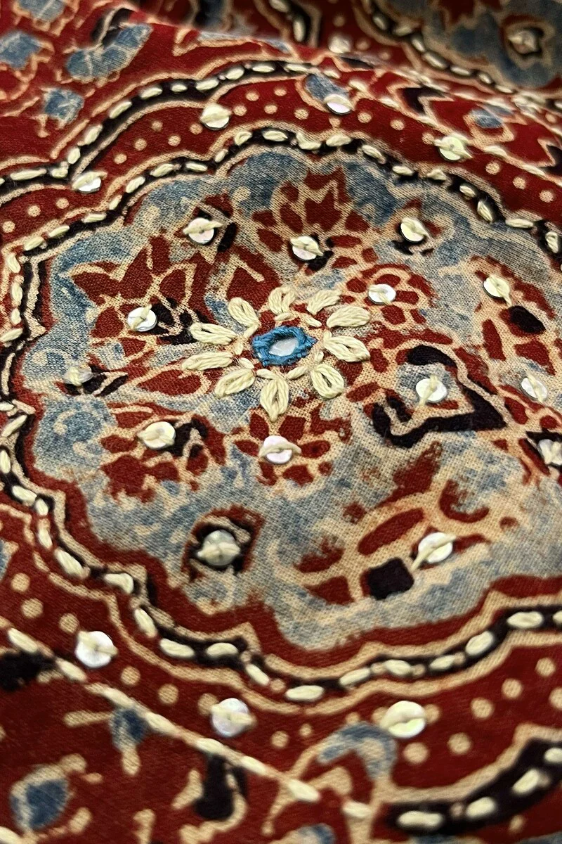 Sehra Suhani Ajrak Kurta - Image 5