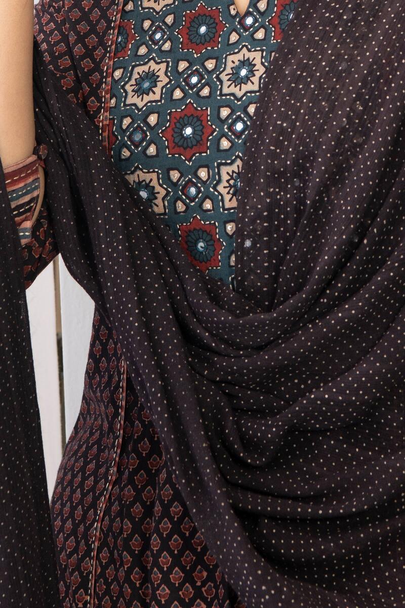 Sehra Tara Ajrak Dupatta - Image 3