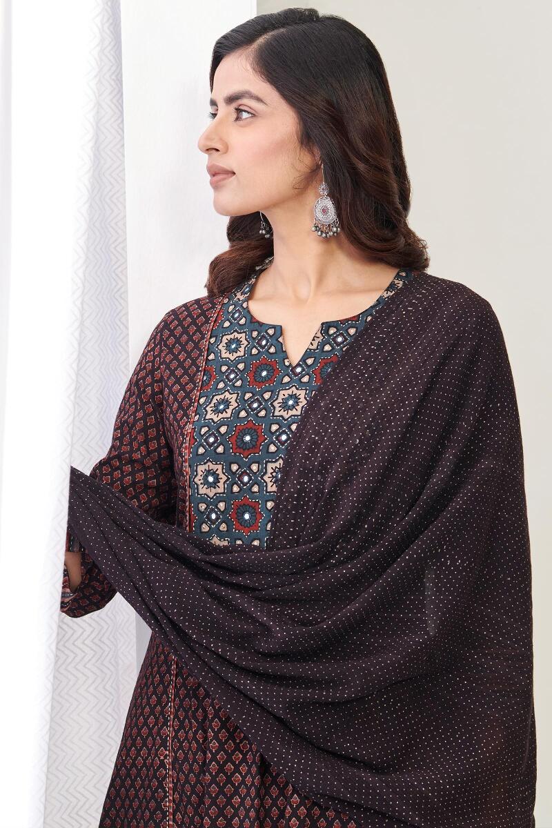 Sehra Tara Ajrak Dupatta - Image 5