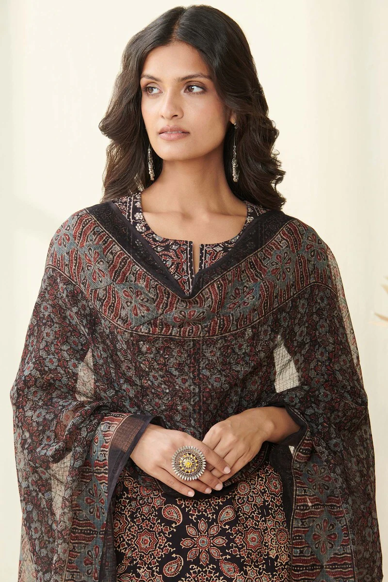 Sehra Yasmina Ajrak Kota Dupatta - Image 6