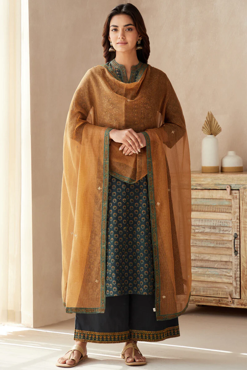 Sehra Zafina Ajrak Kurta - Image 4