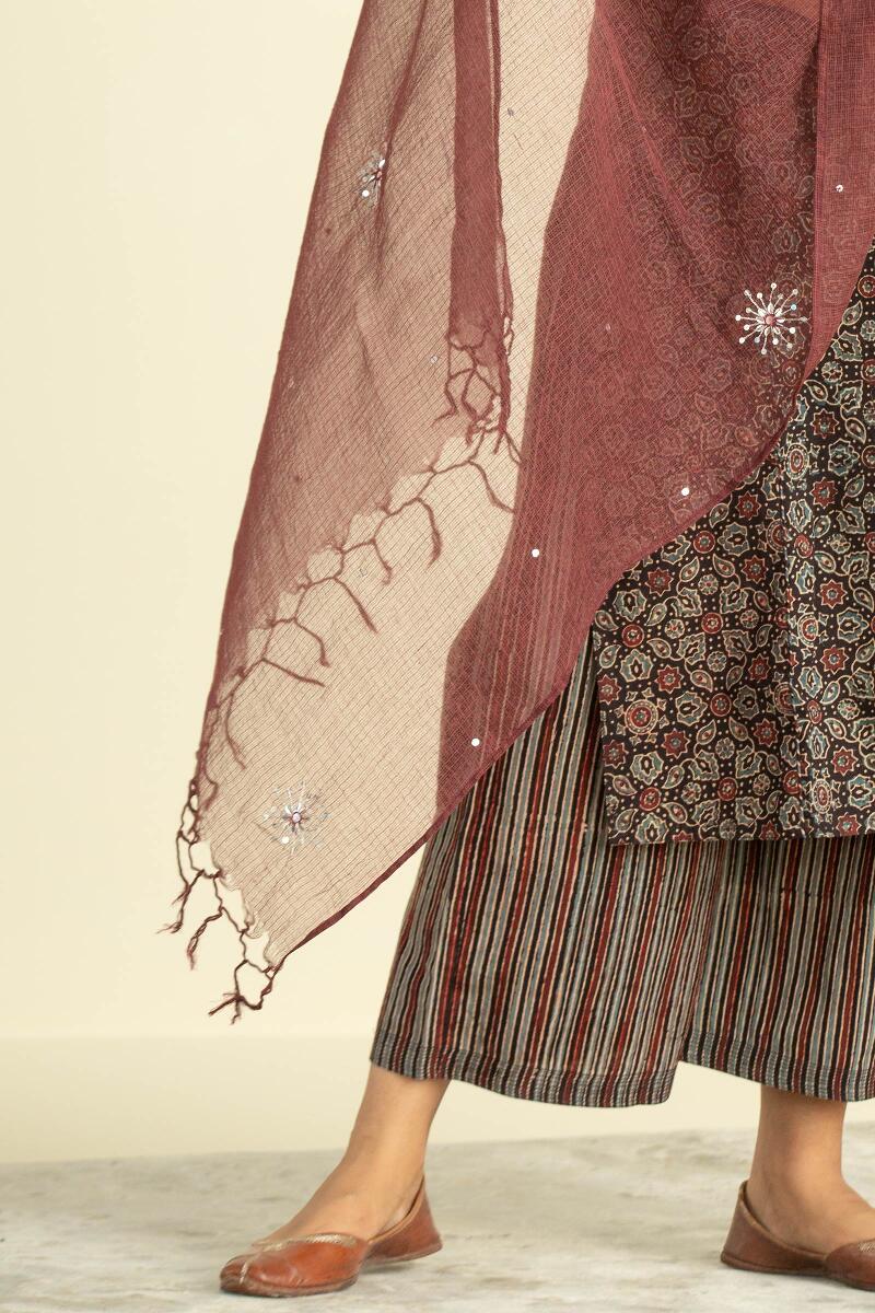 Sehra Zafiya Kota Dupatta - Image 4