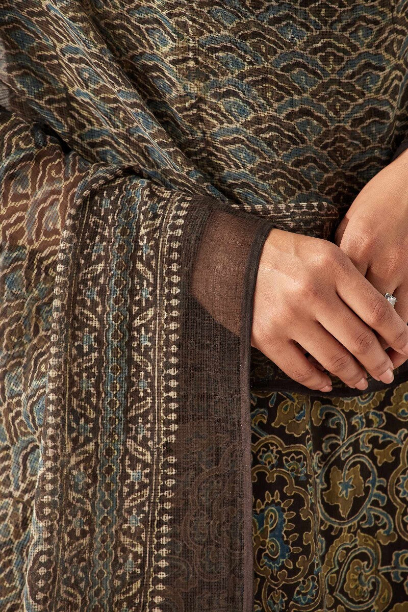 Sehra Zahira Ajrak Kota Dupatta - Image 4