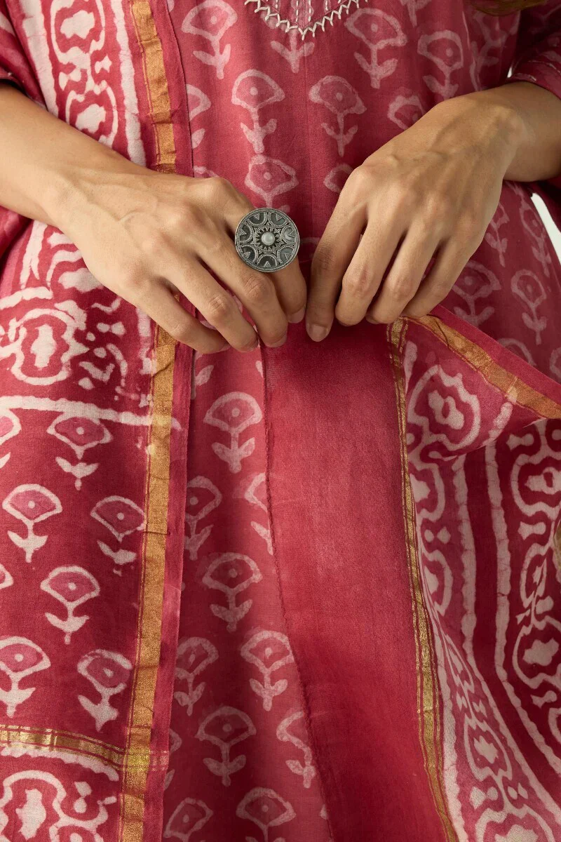 Surplus: Sehra Zarah Pink Dabu Chanderi Dupatta - Image 4
