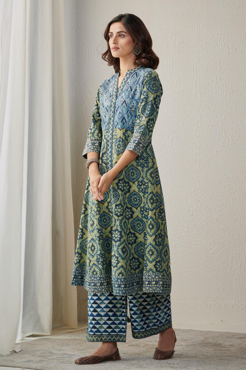 Sehra Zeniya Ajrak Kurta - Image 3