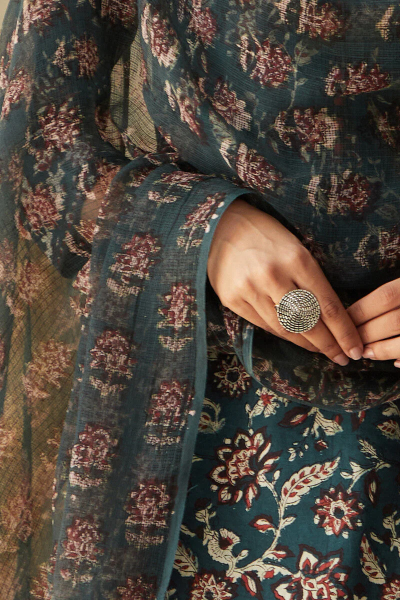 Sehra Zoya Bagru Dupatta - Image 4