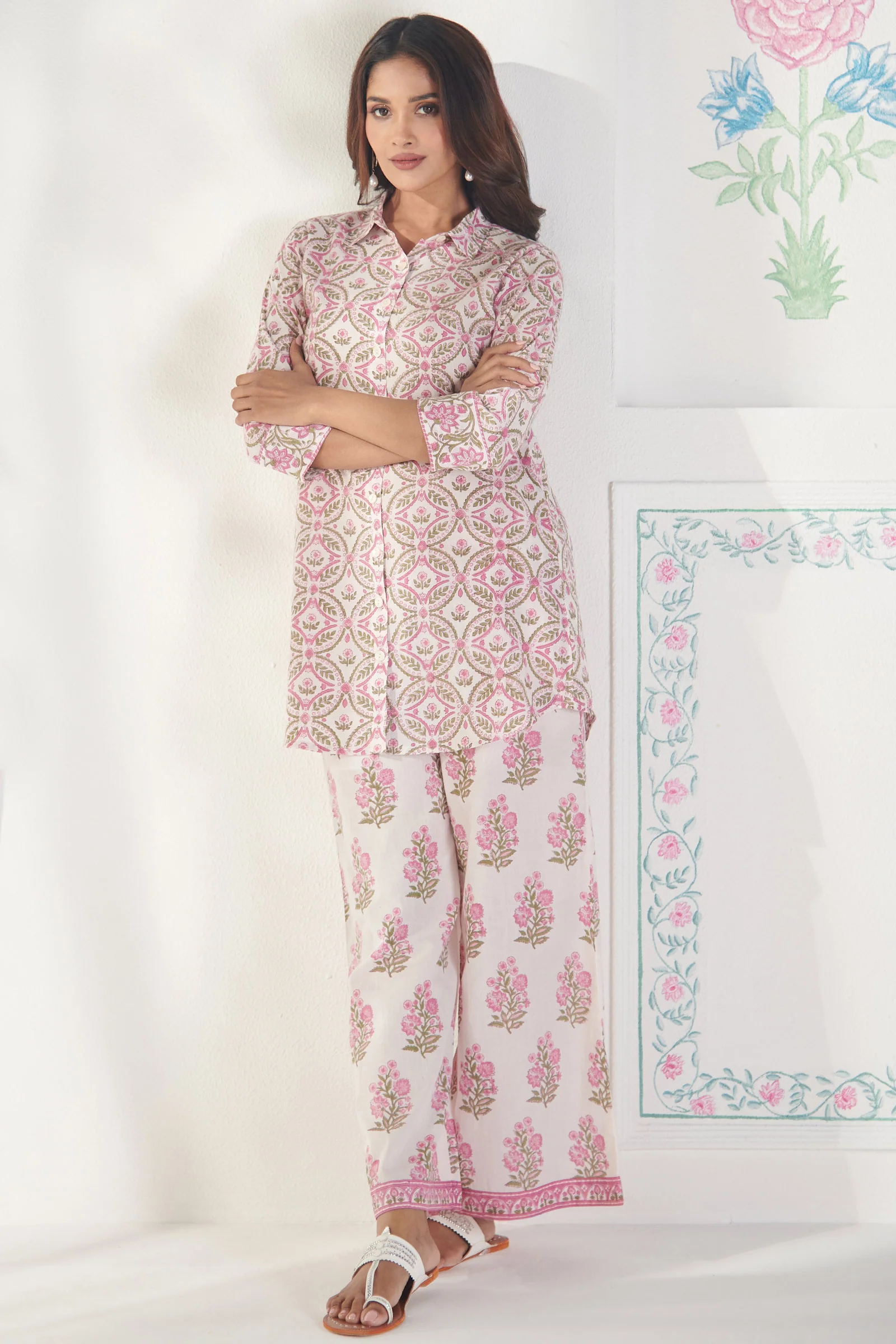 Surplus: Gulbahar Nikhat Sanganeri Lounge Wear-Co-Ord Set - Image 2