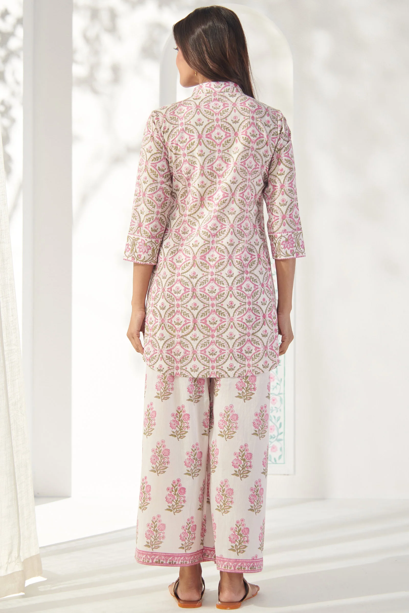 Surplus: Gulbahar Nikhat Sanganeri Lounge Wear-Co-Ord Set - Image 6
