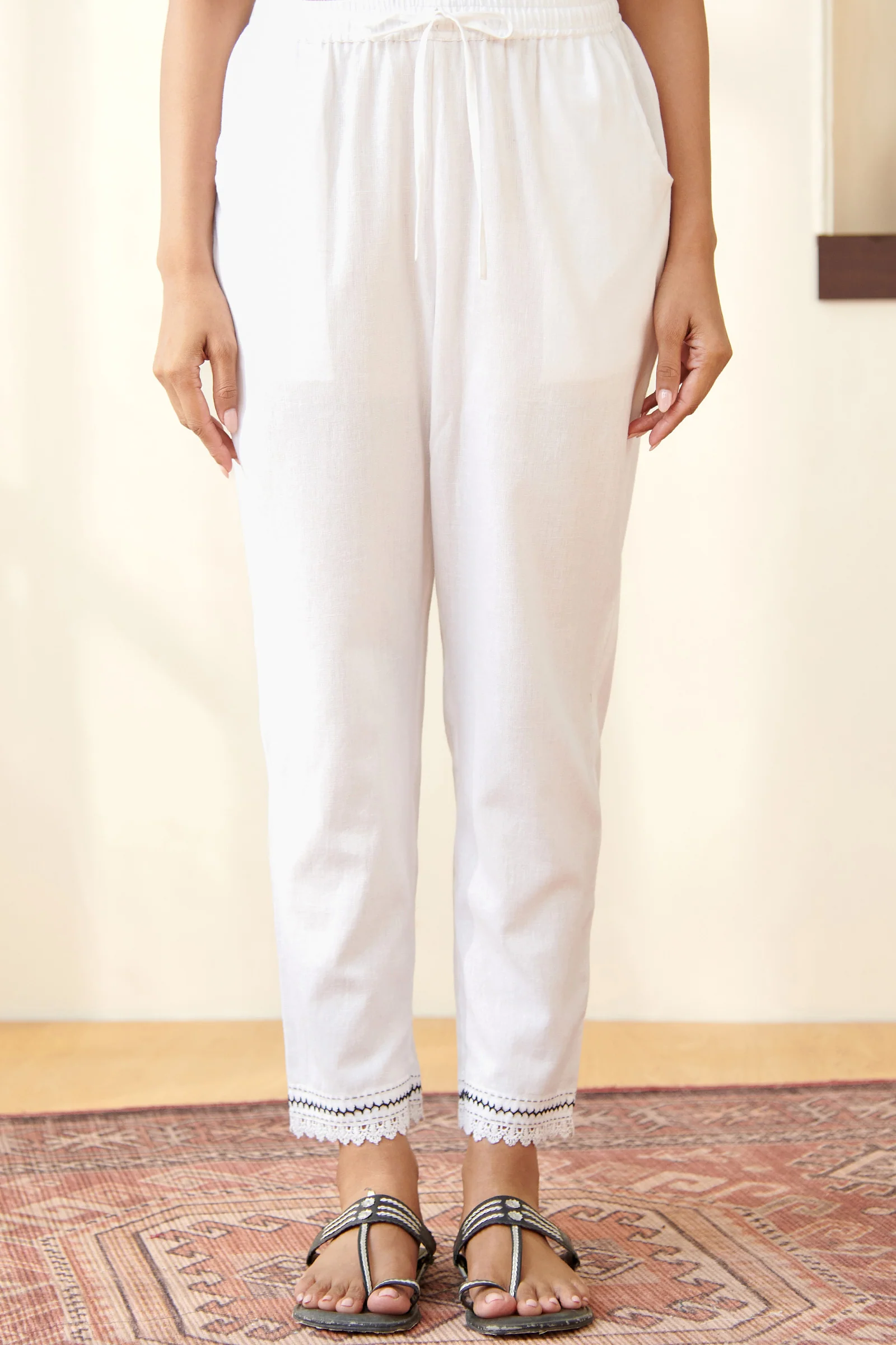 Surplus: Kashida Parisa White Narrow Pants