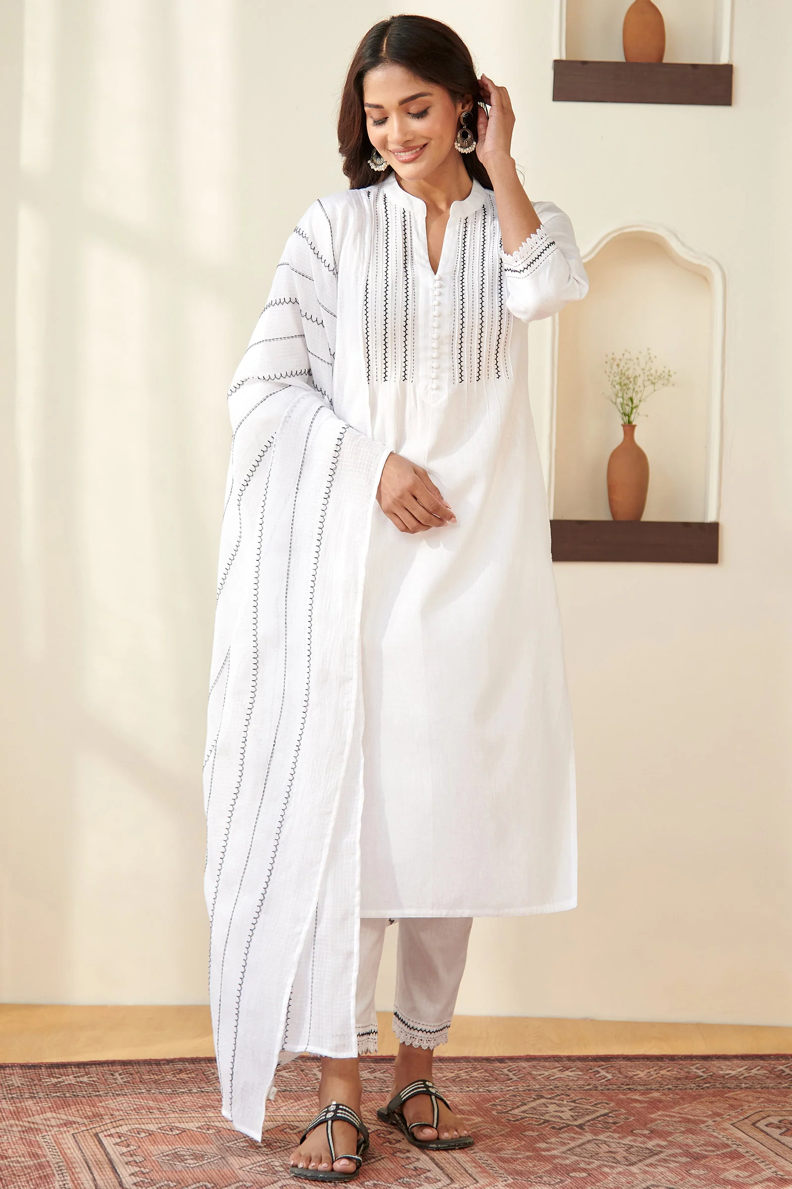 Surplus: Kashida Parisa White Narrow Pants - Image 3