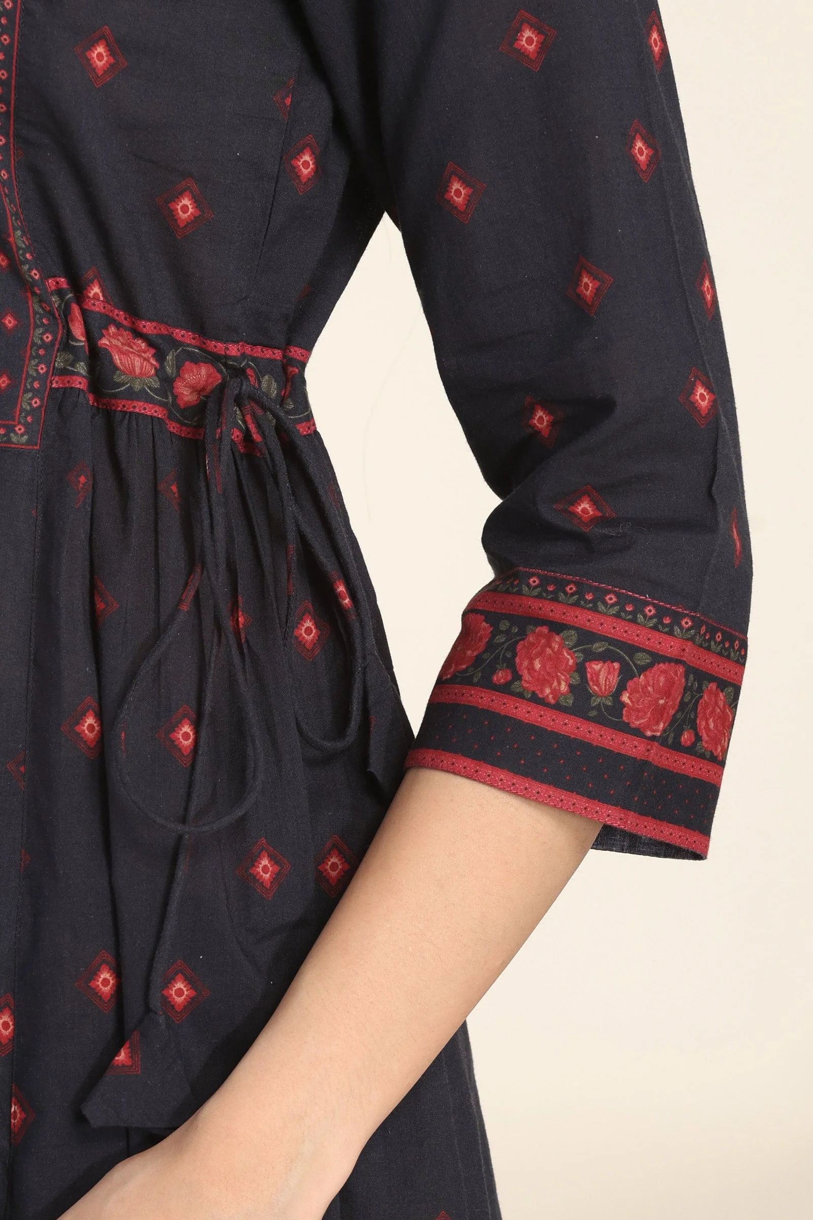 Surplus: Laylah Samara Kurta - Image 5