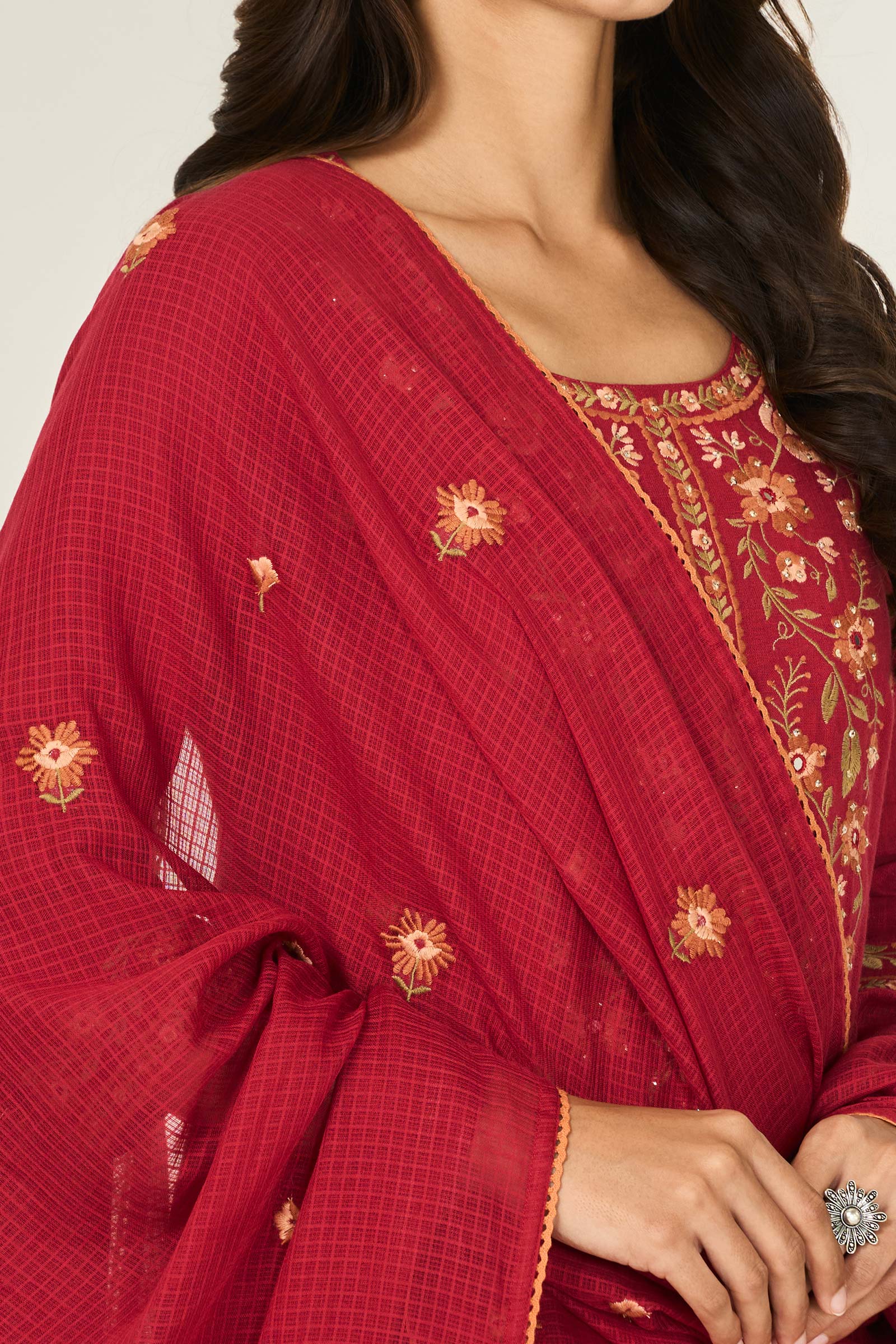 Surplus: Mehraab Zainab Dupatta - Image 2