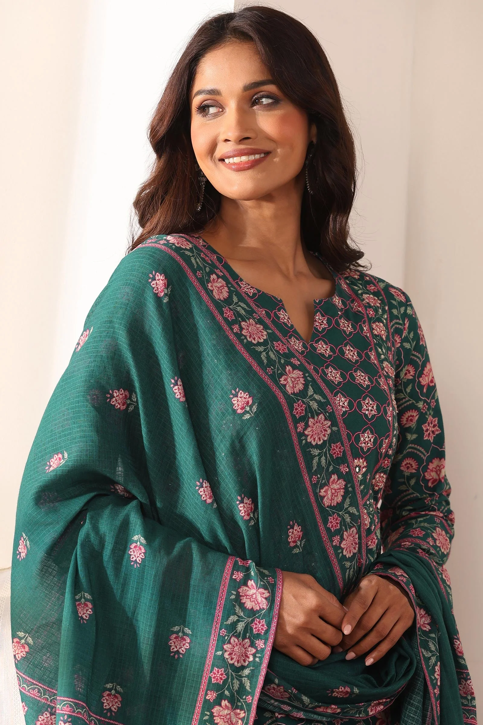 Surplus: Mehreen Inaaya Dupatta