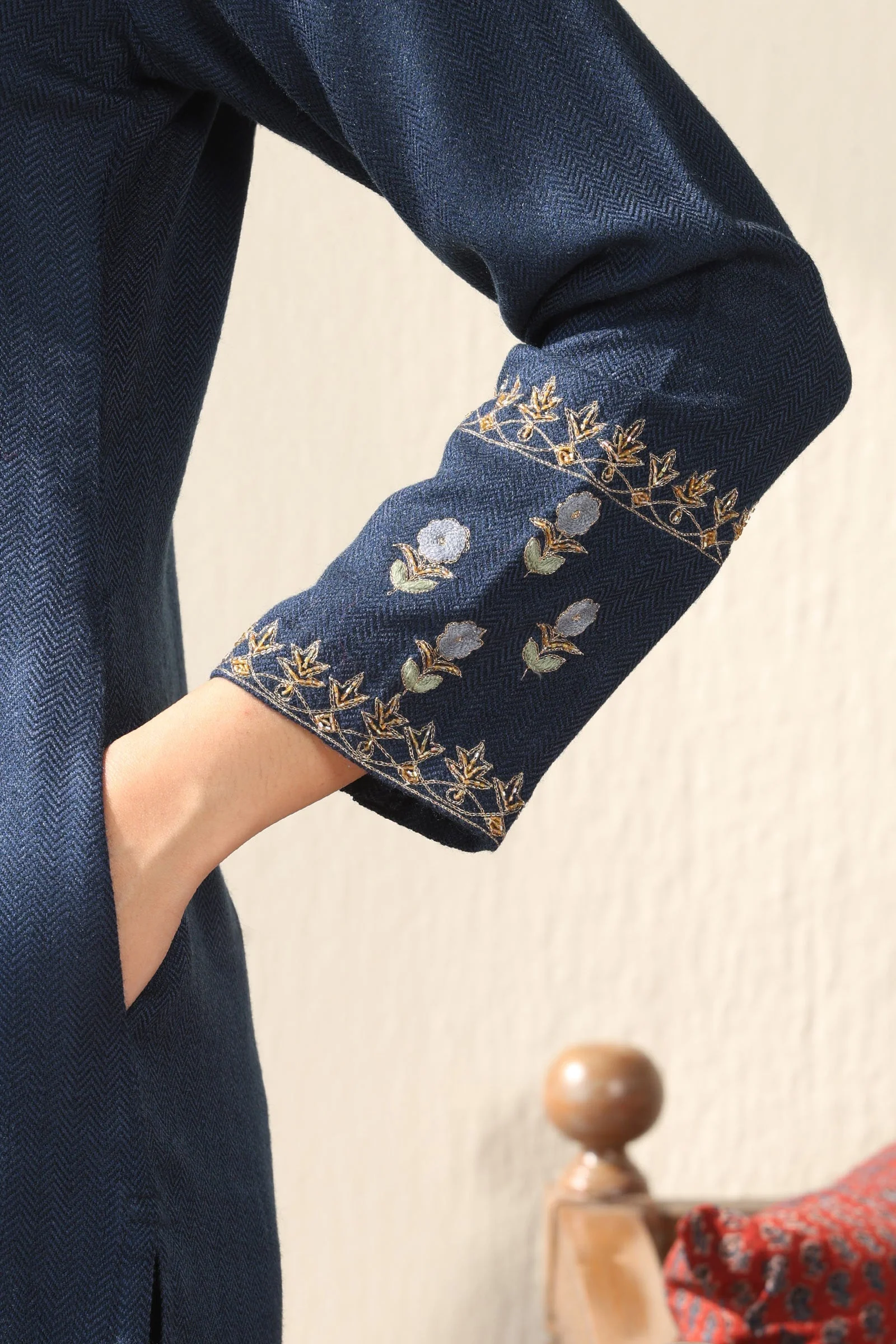 Surplus: Naadirah Gulnaz Faux Wool Kurta - Image 5