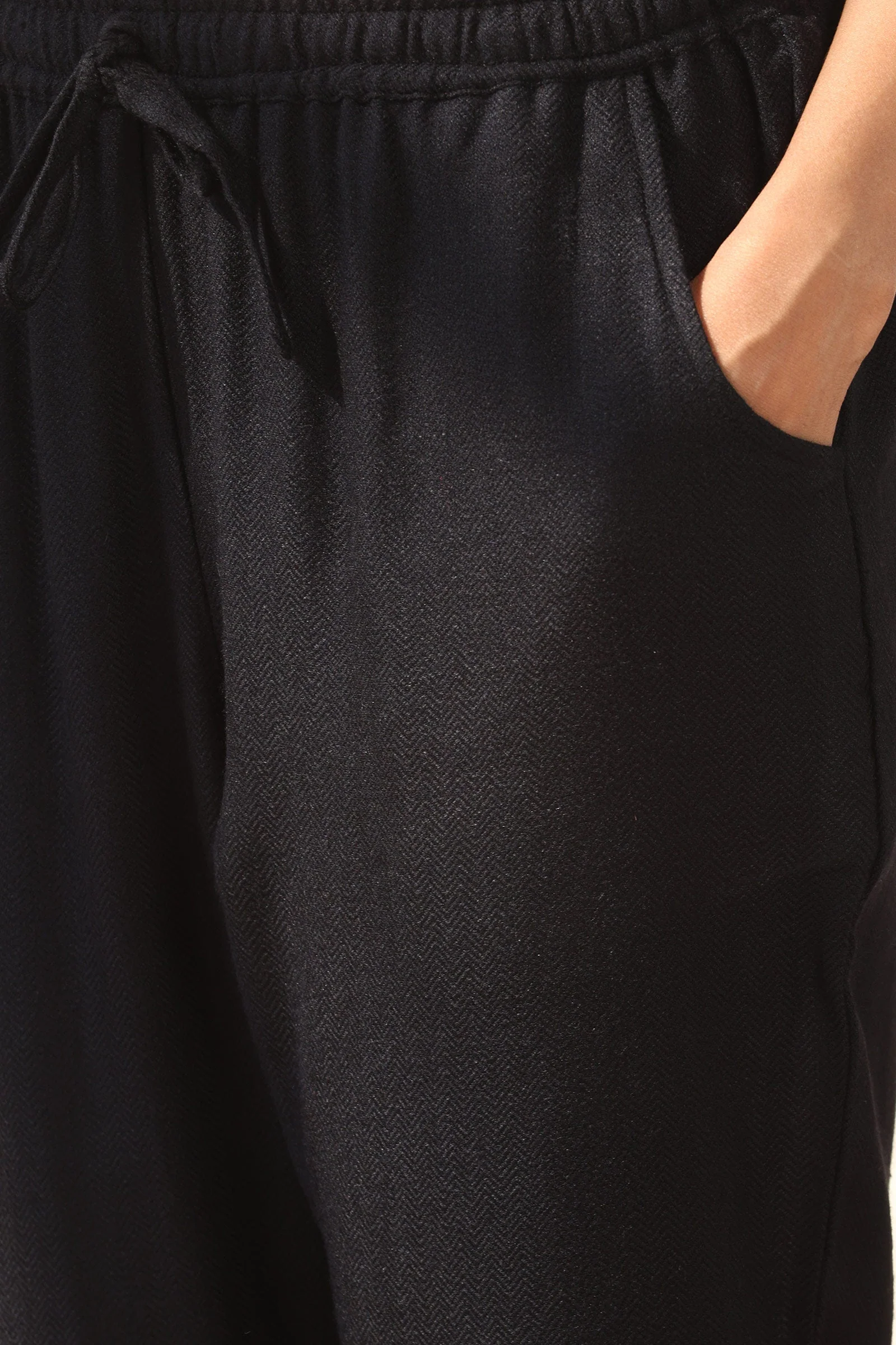 Surplus: Naadirah Maryam Faux Wool Narrow Pants - Image 4