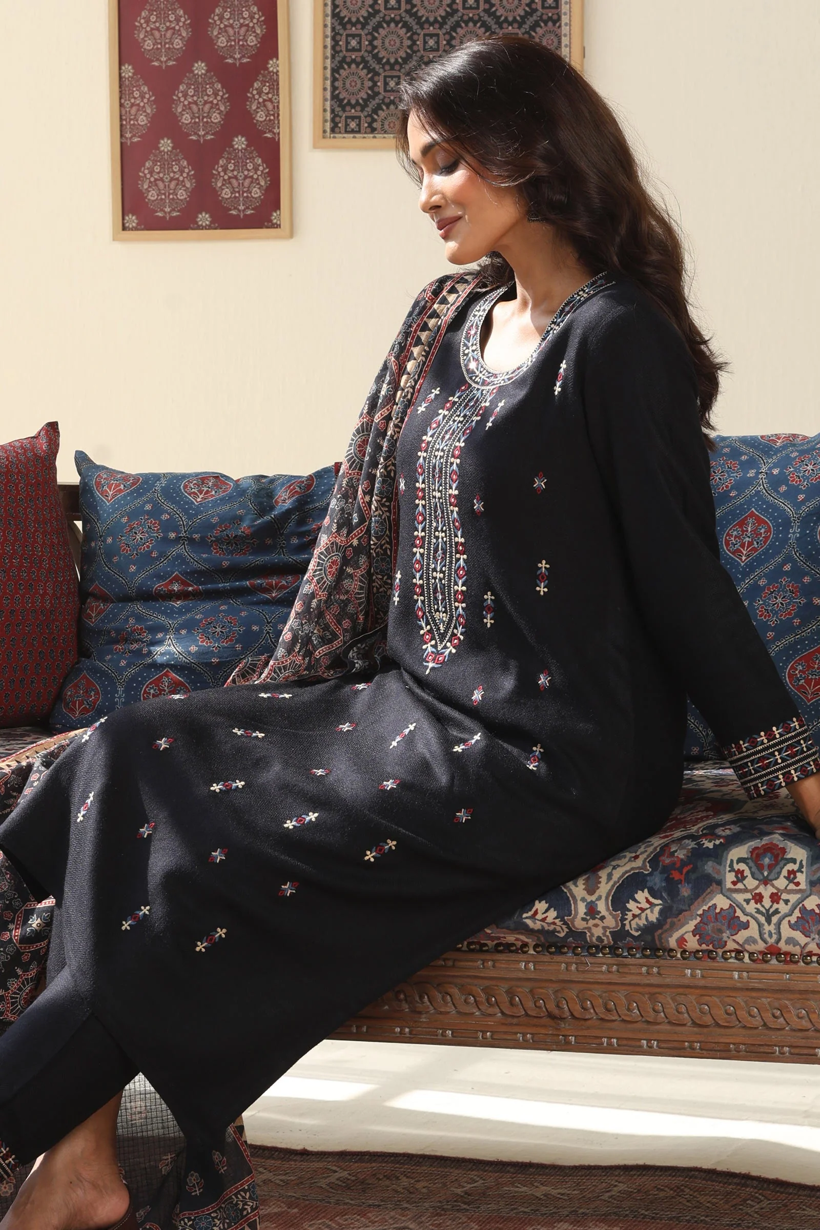 Surplus: Naadirah Zarina Faux Wool Kurta - Image 7
