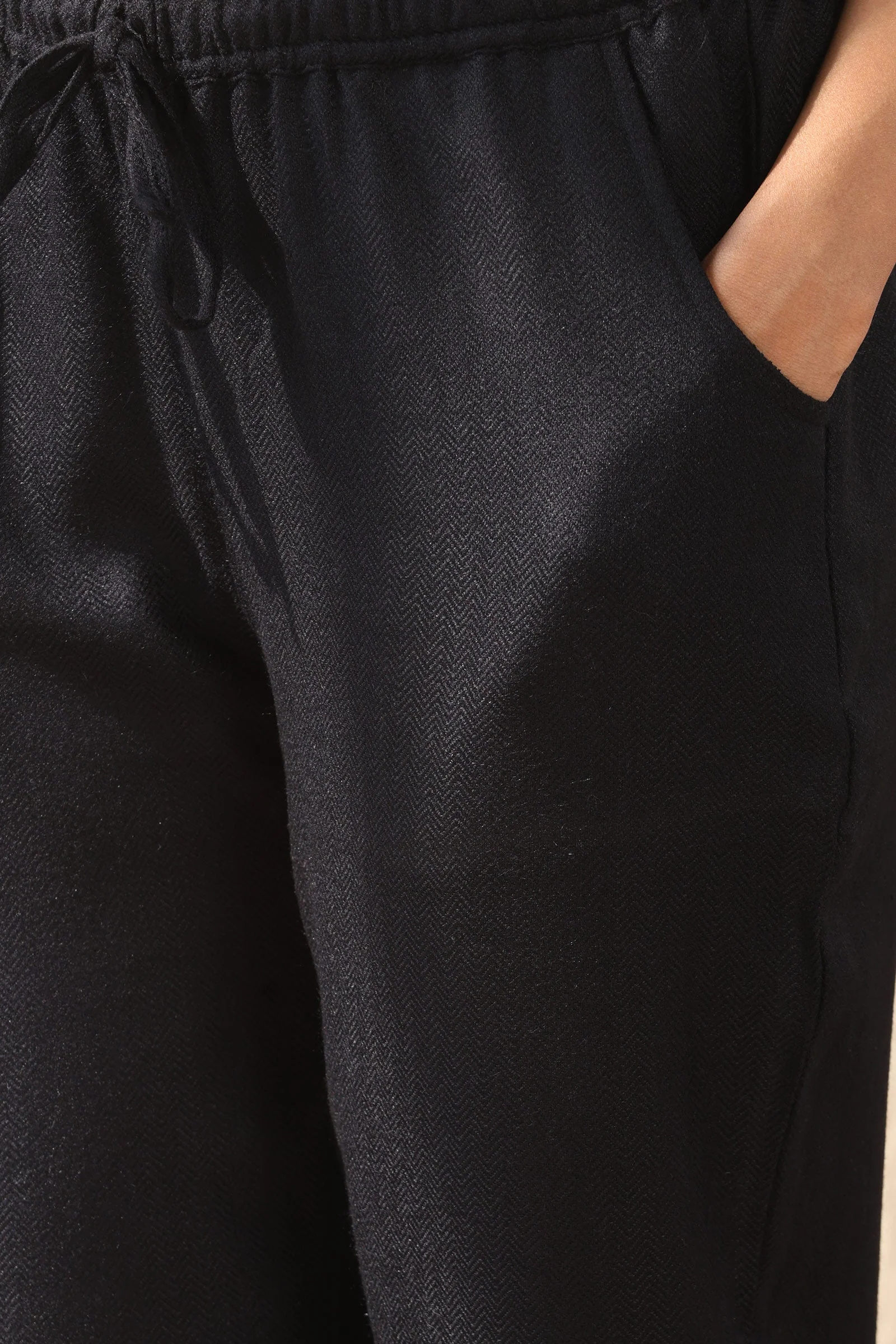 Surplus: Naadirah Zarina Faux Wool Narrow Pants - Image 4