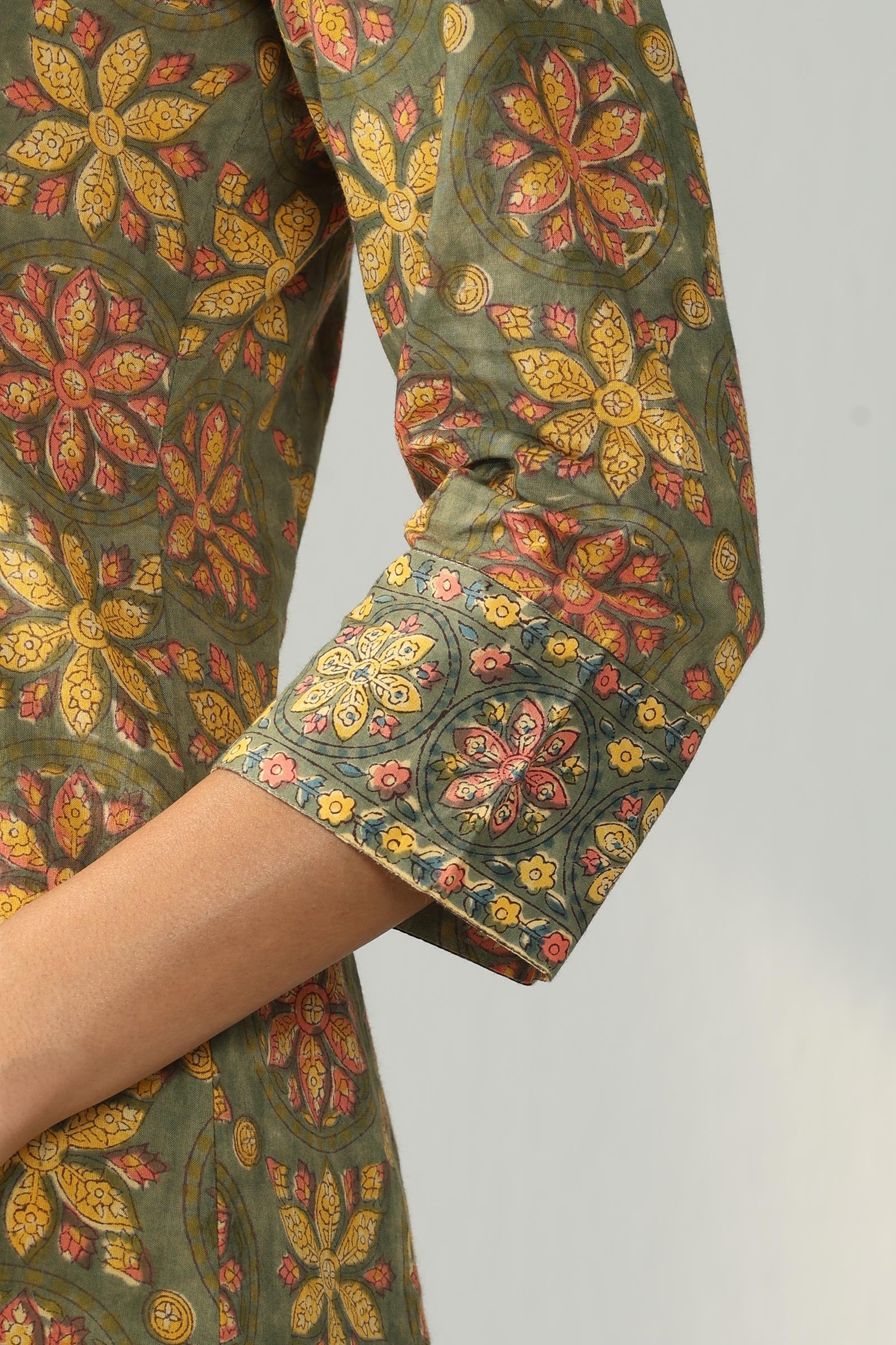 Surplus: Nayanjal Shaheena Sanganeri Kurta - Image 5