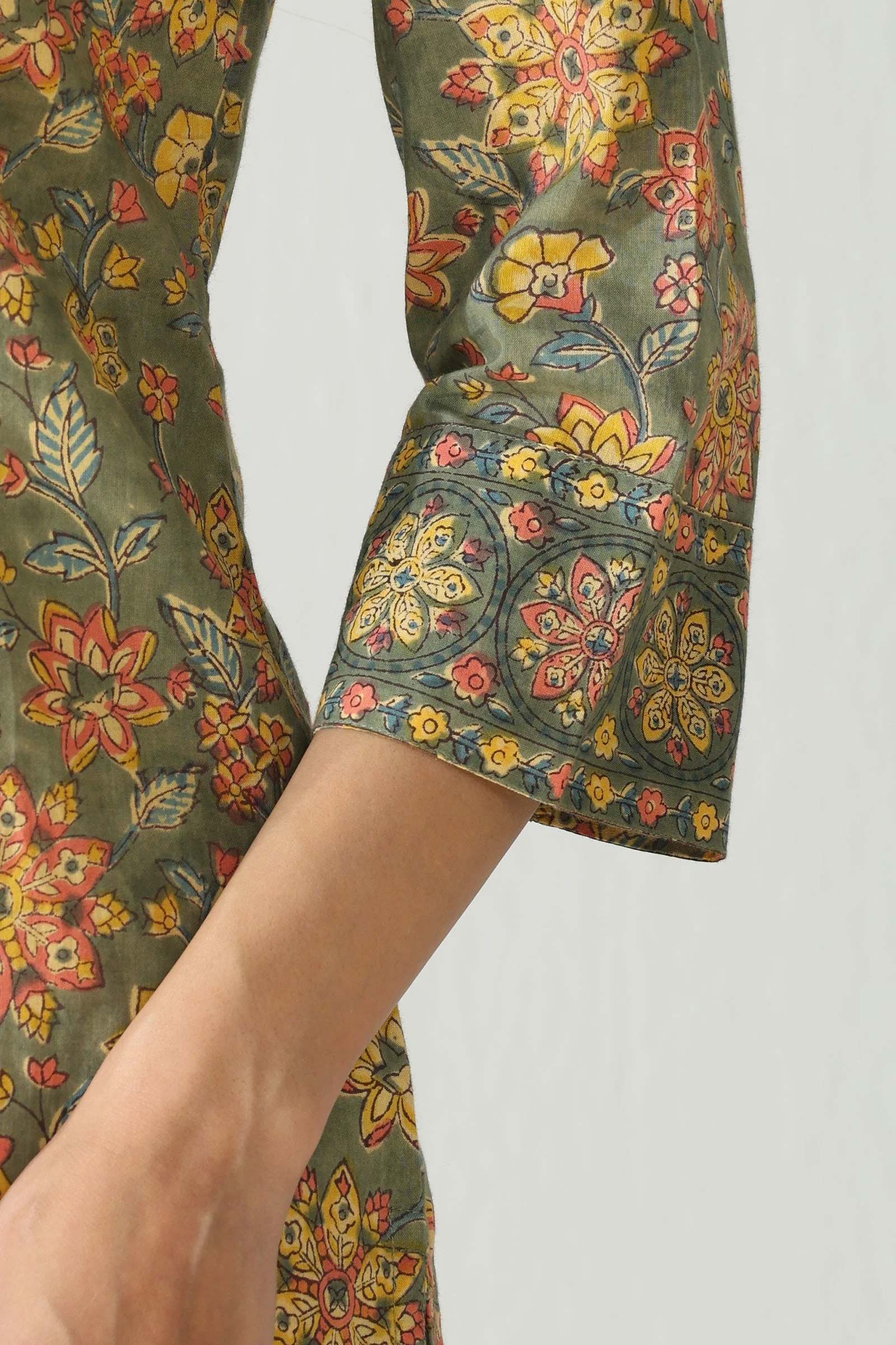 Surplus: Nayanjal Zainab Sanganeri Kurta - Image 5