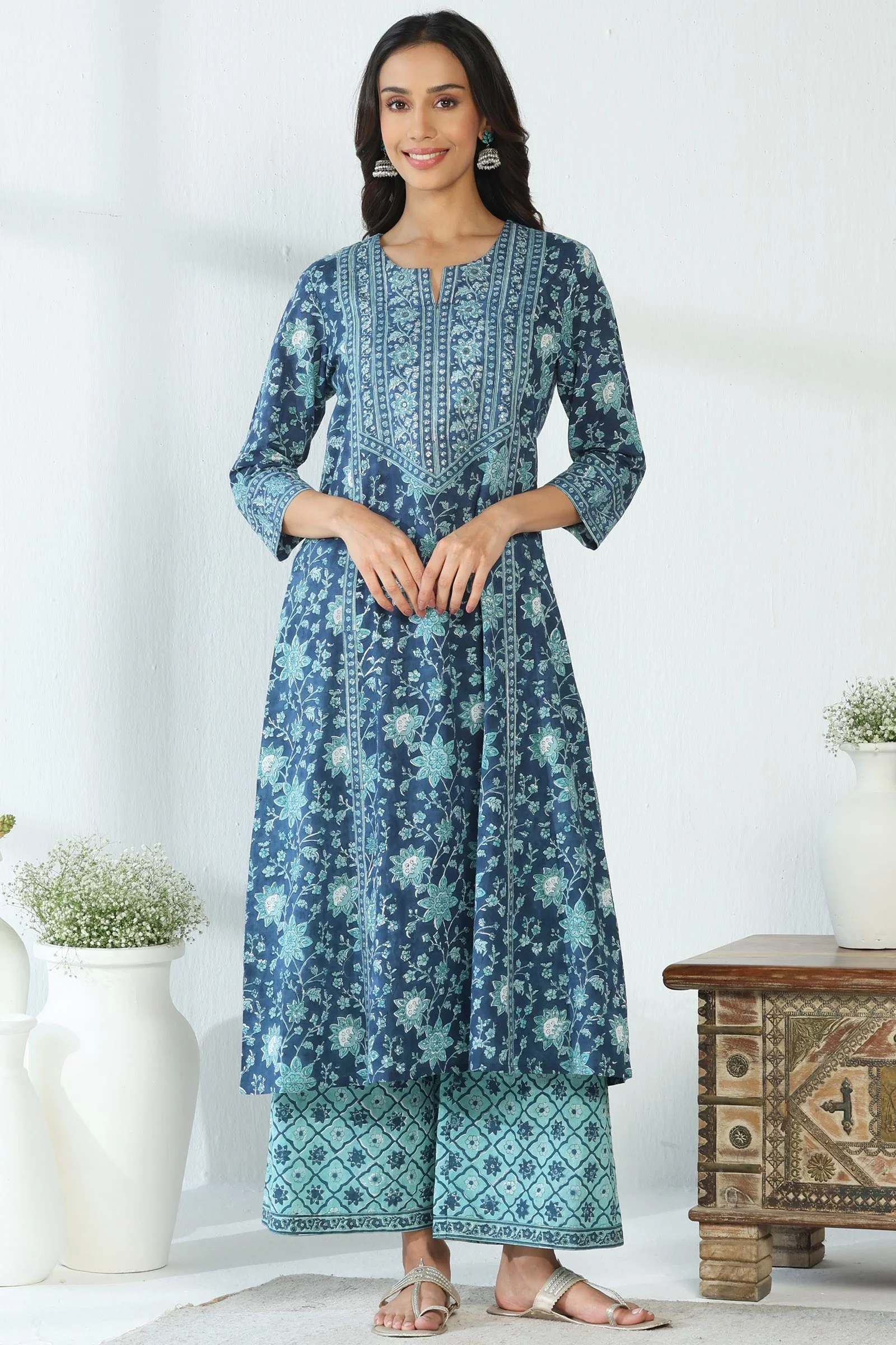 Surplus: Neelofar Aafiyah Sanganeri Kurta - Image 2