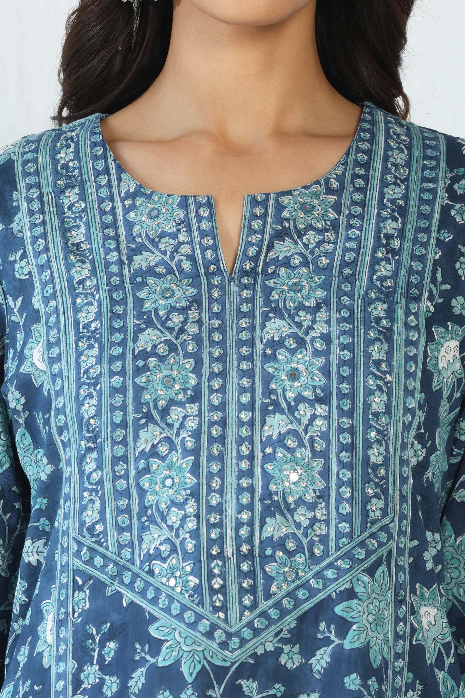 Surplus: Neelofar Aafiyah Sanganeri Kurta - Image 4