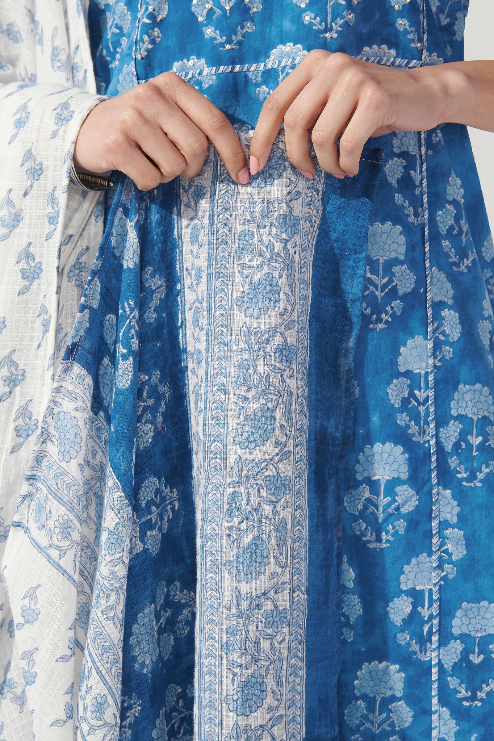 Surplus: Neelofar Zunaira Sanganeri Dupatta - Image 4