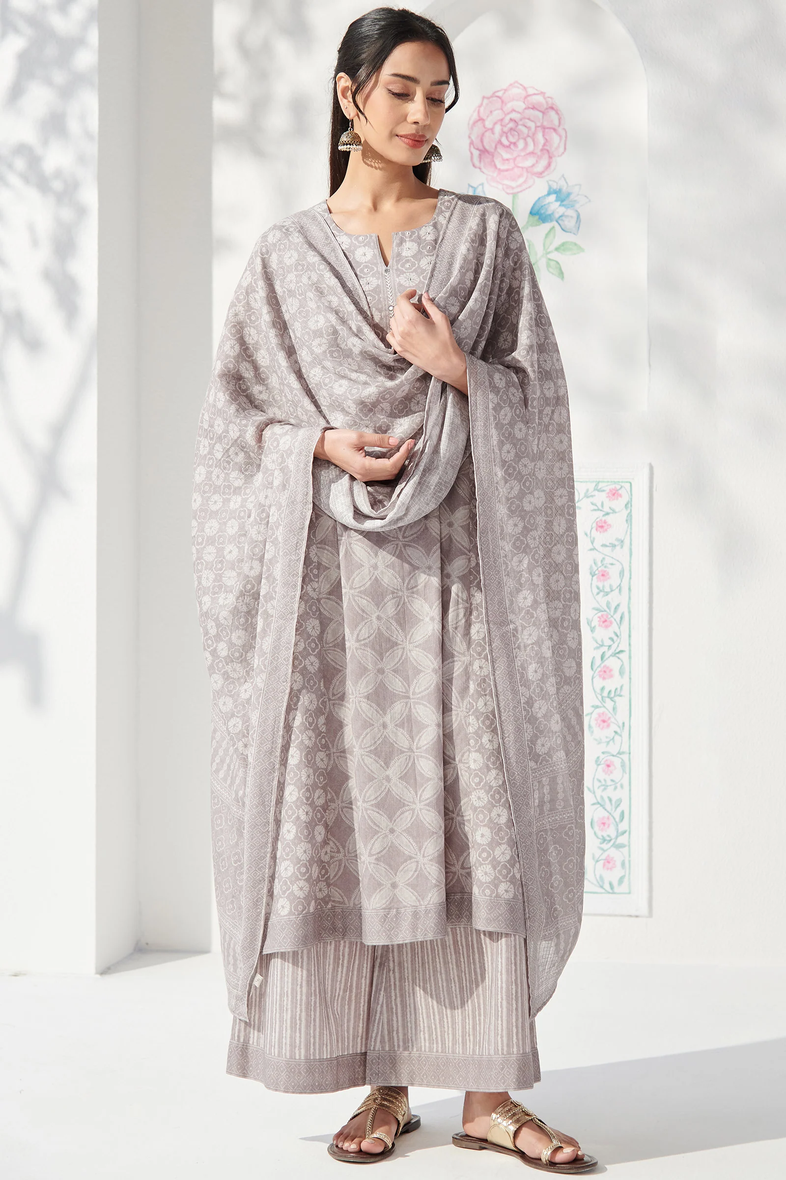 Surplus: Rangrez Faheema Kurta - Image 7