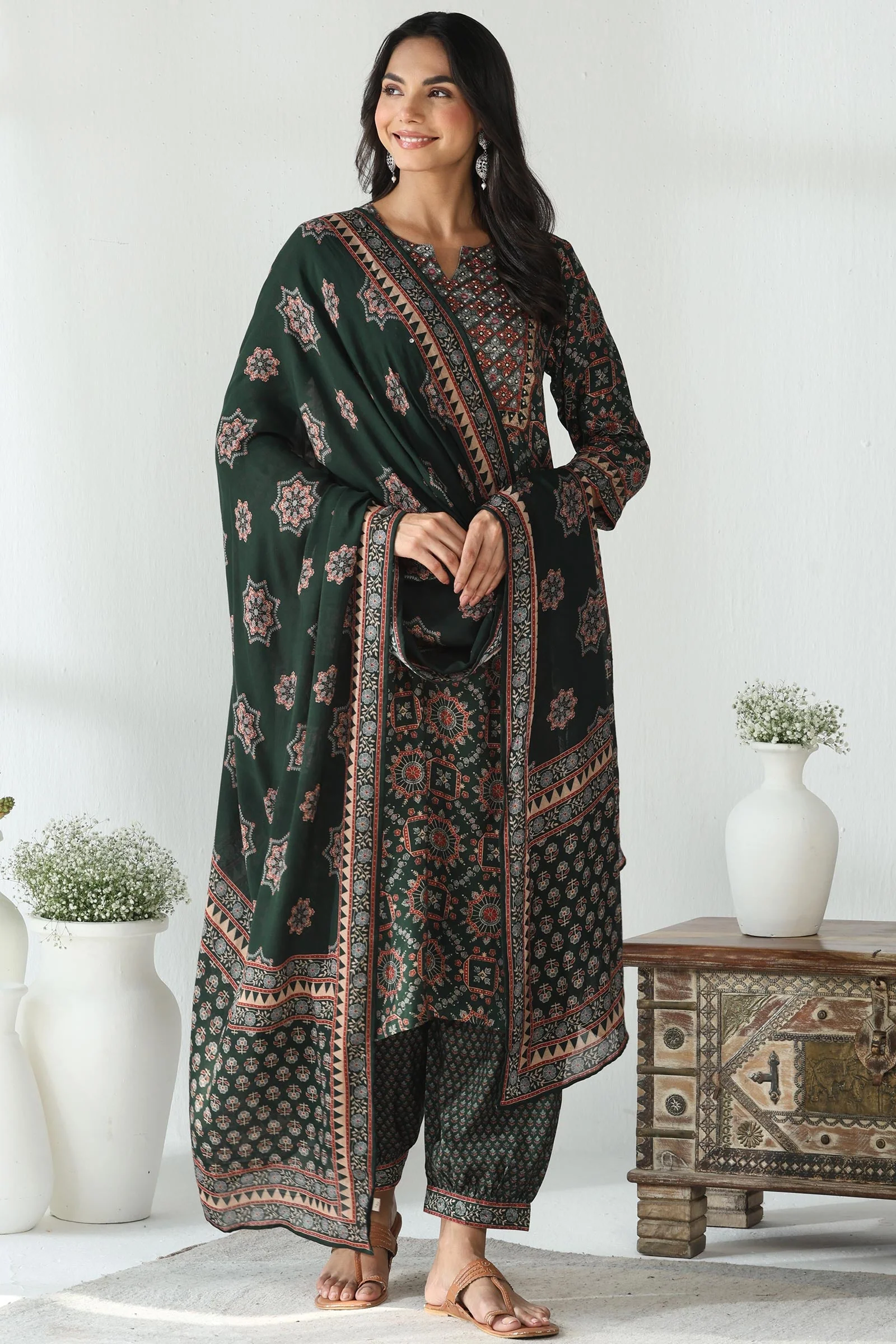 Surplus: Rangrez Inaaya Izhaar Pants - Image 3