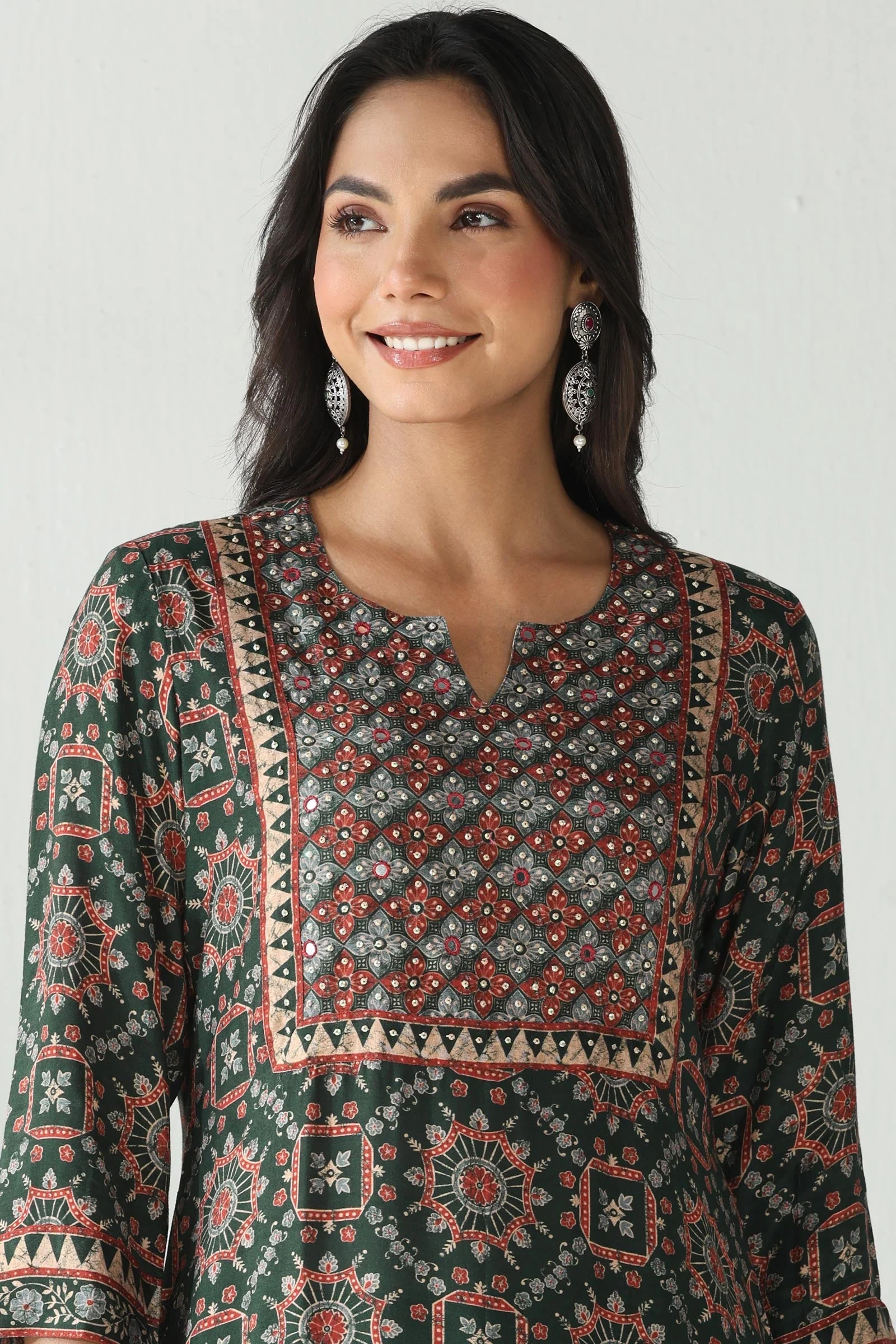 Surplus: Rangrez Inaaya Kurta